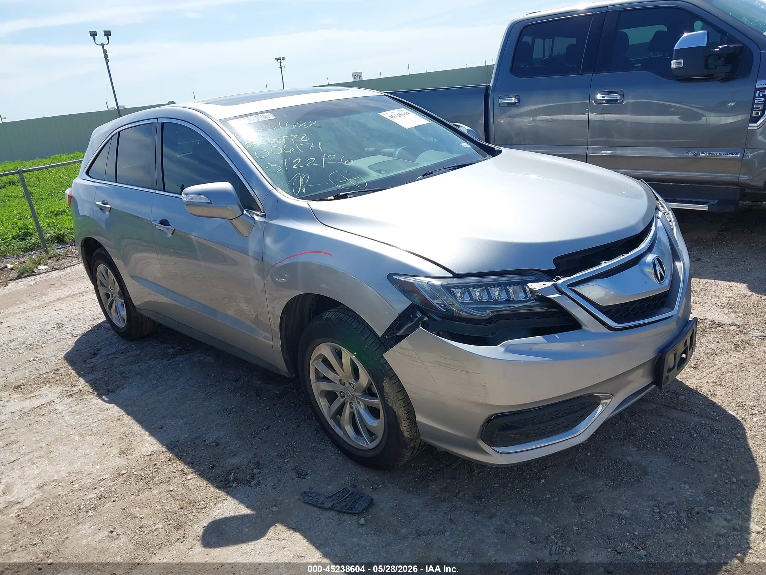 2017 Acura RDX Technology, VIN 5J8TB3H55HL006171 — Front end
