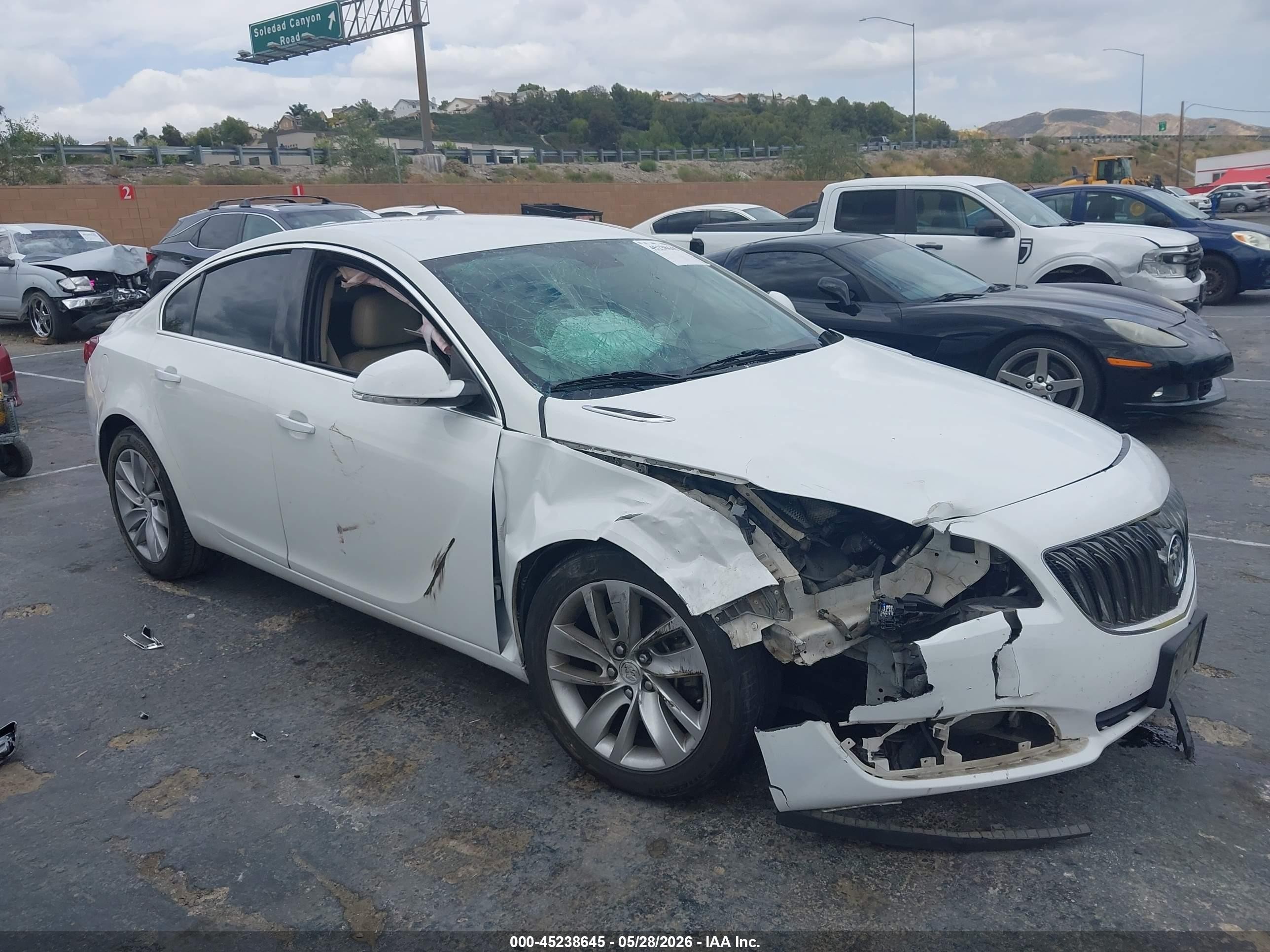 2016 Buick Regal, VIN 2G4GK5EX7G9136388 — Side