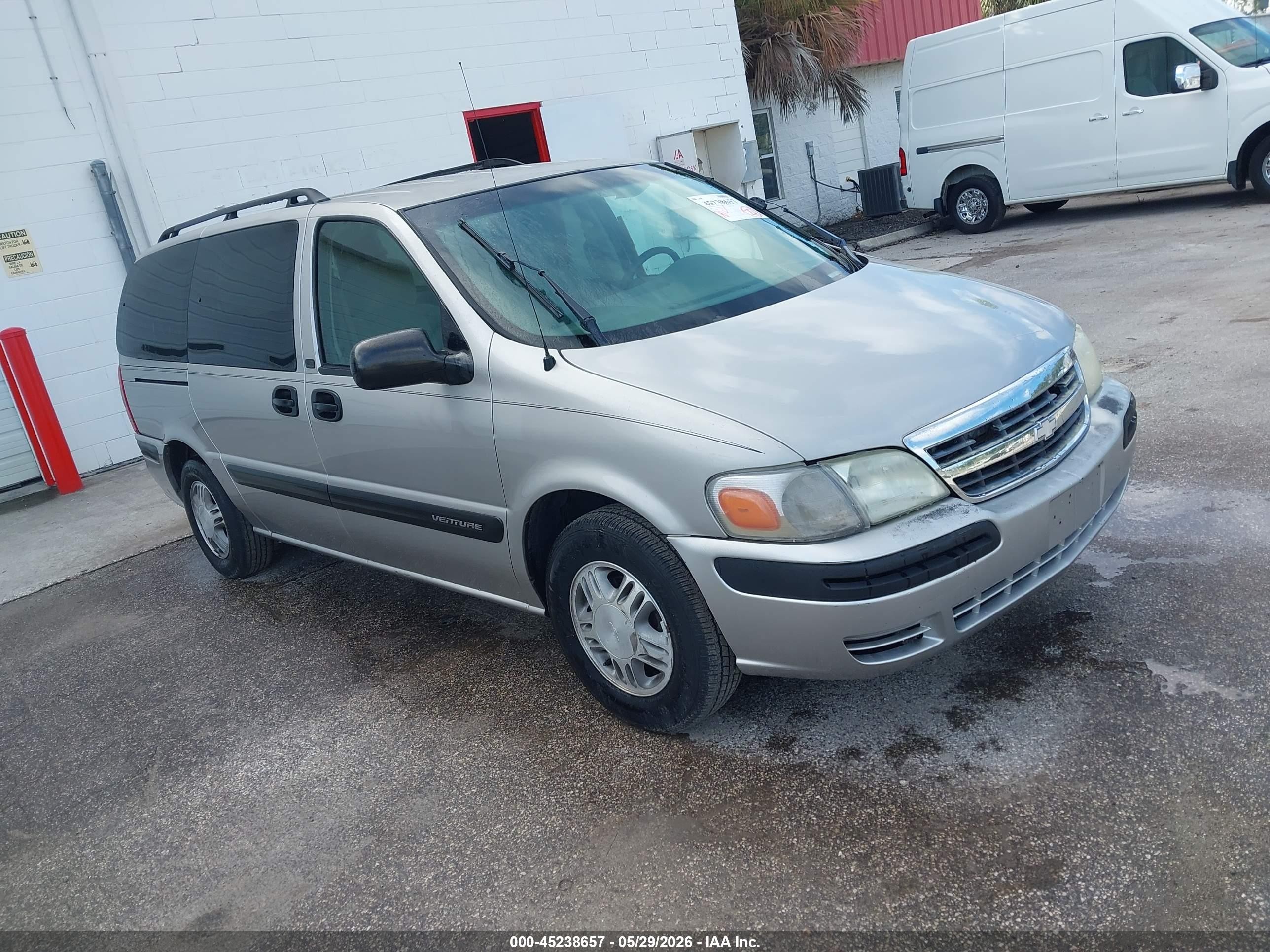 2005 Chevrolet Venture LS, VIN 1GNDV23E15D137171 — Rear end