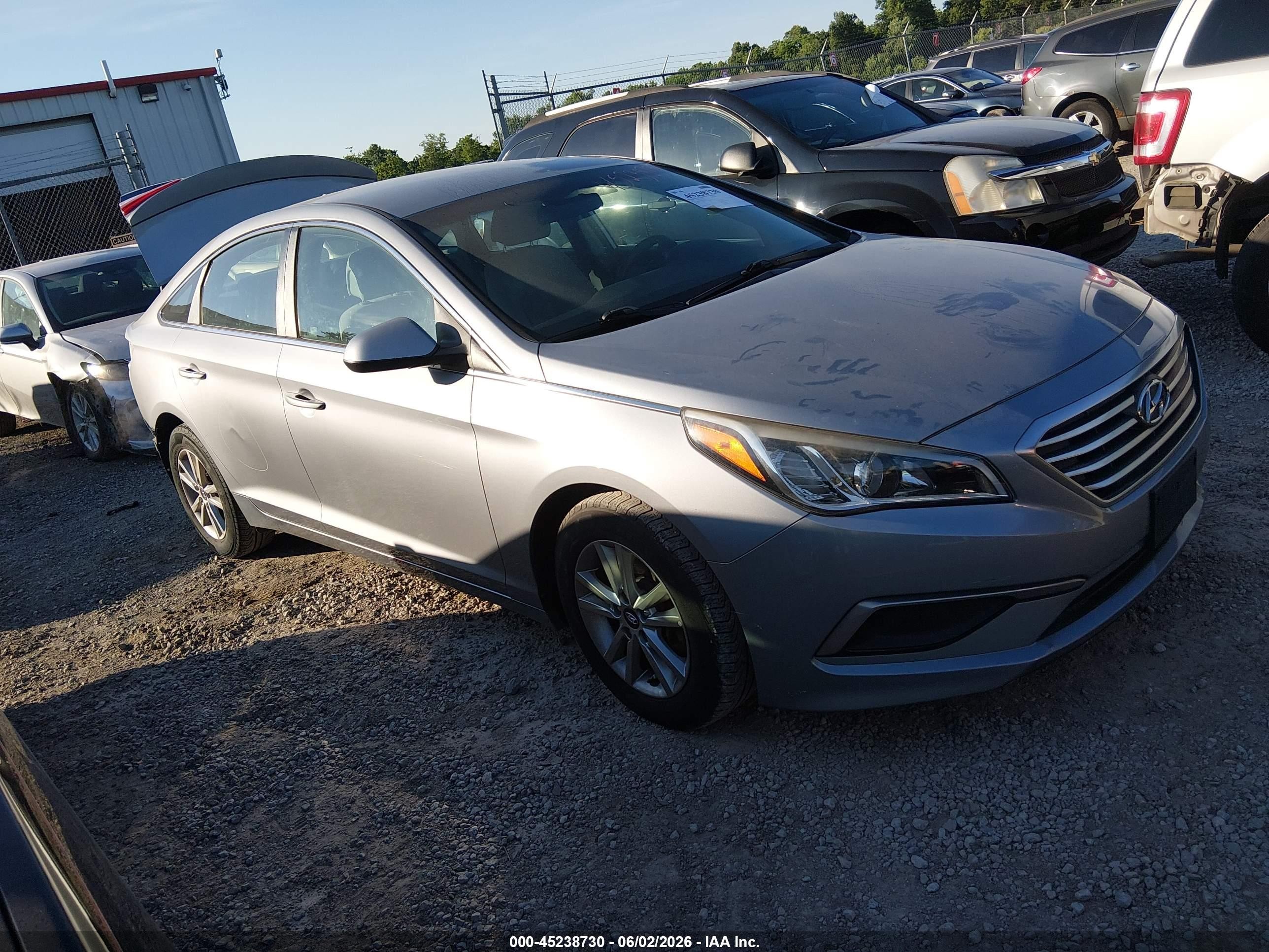2017 Hyundai Sonata SE, VIN 5NPE24AF6HH496804 — Rear end