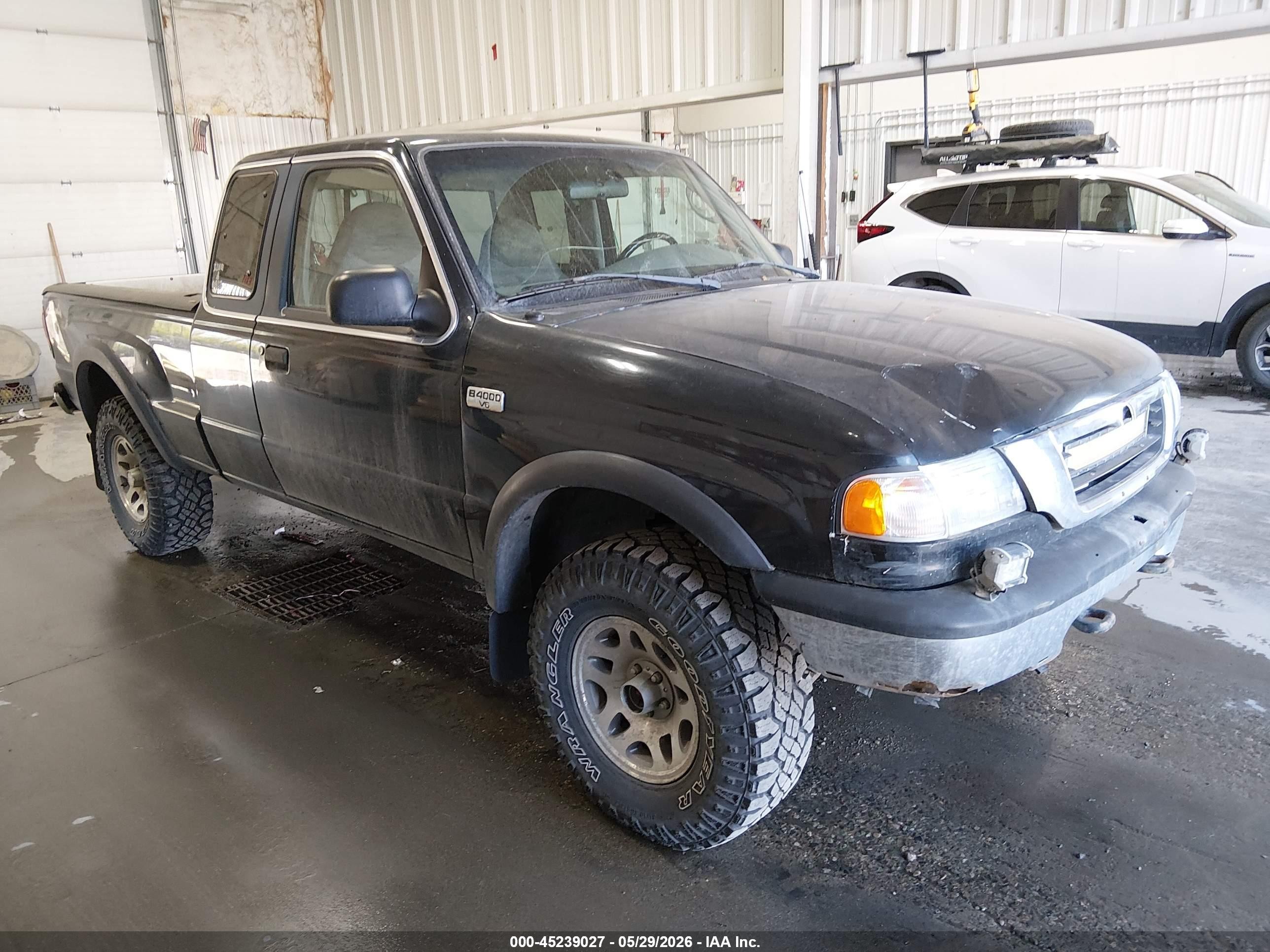 1998 Mazda B-Series SE, VIN 4F4ZR17X4WTM28593 — Обычный износ