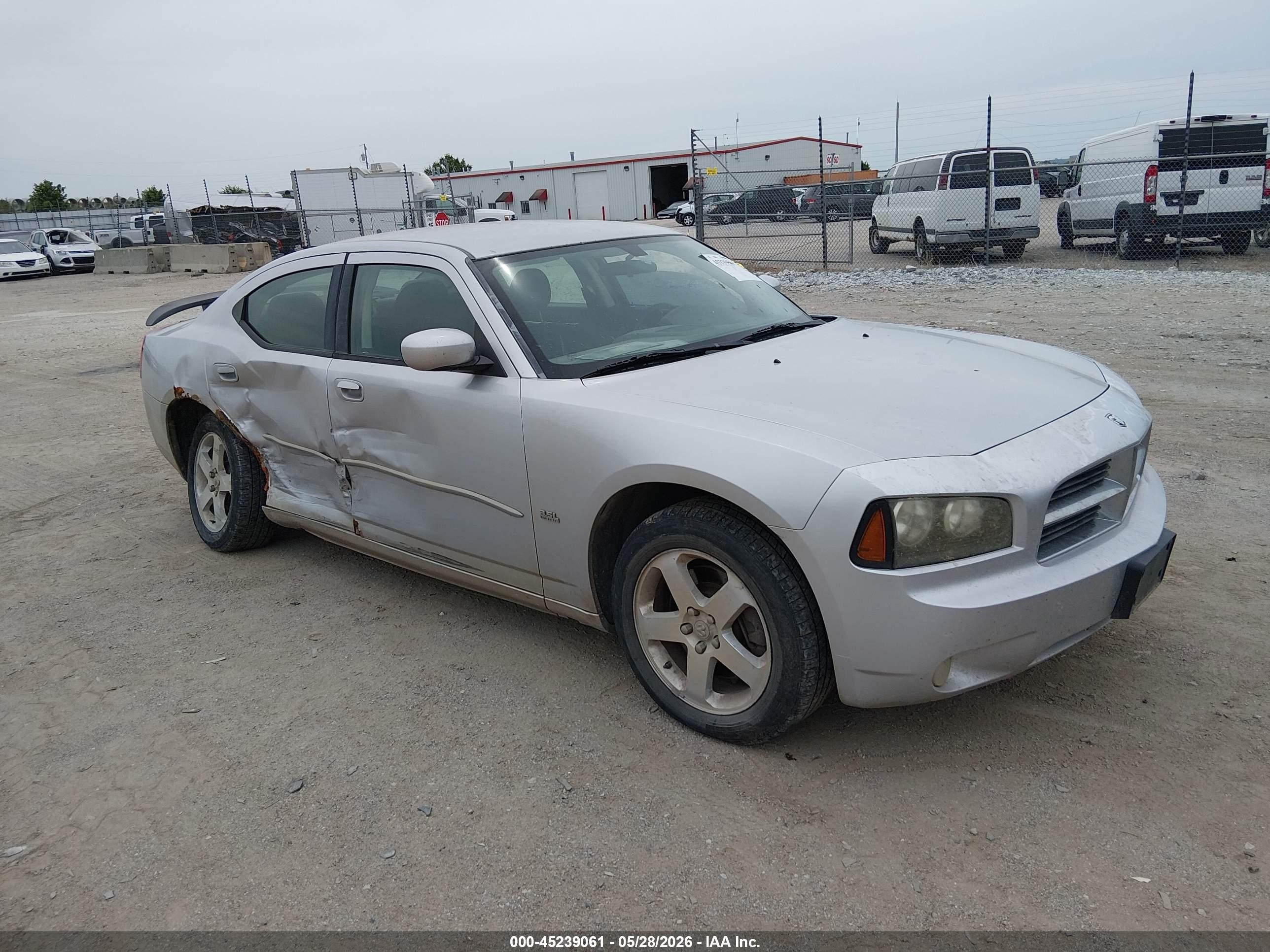 2010 Dodge Charger SXT, VIN 2B3CK3CV1AH159334 — Side