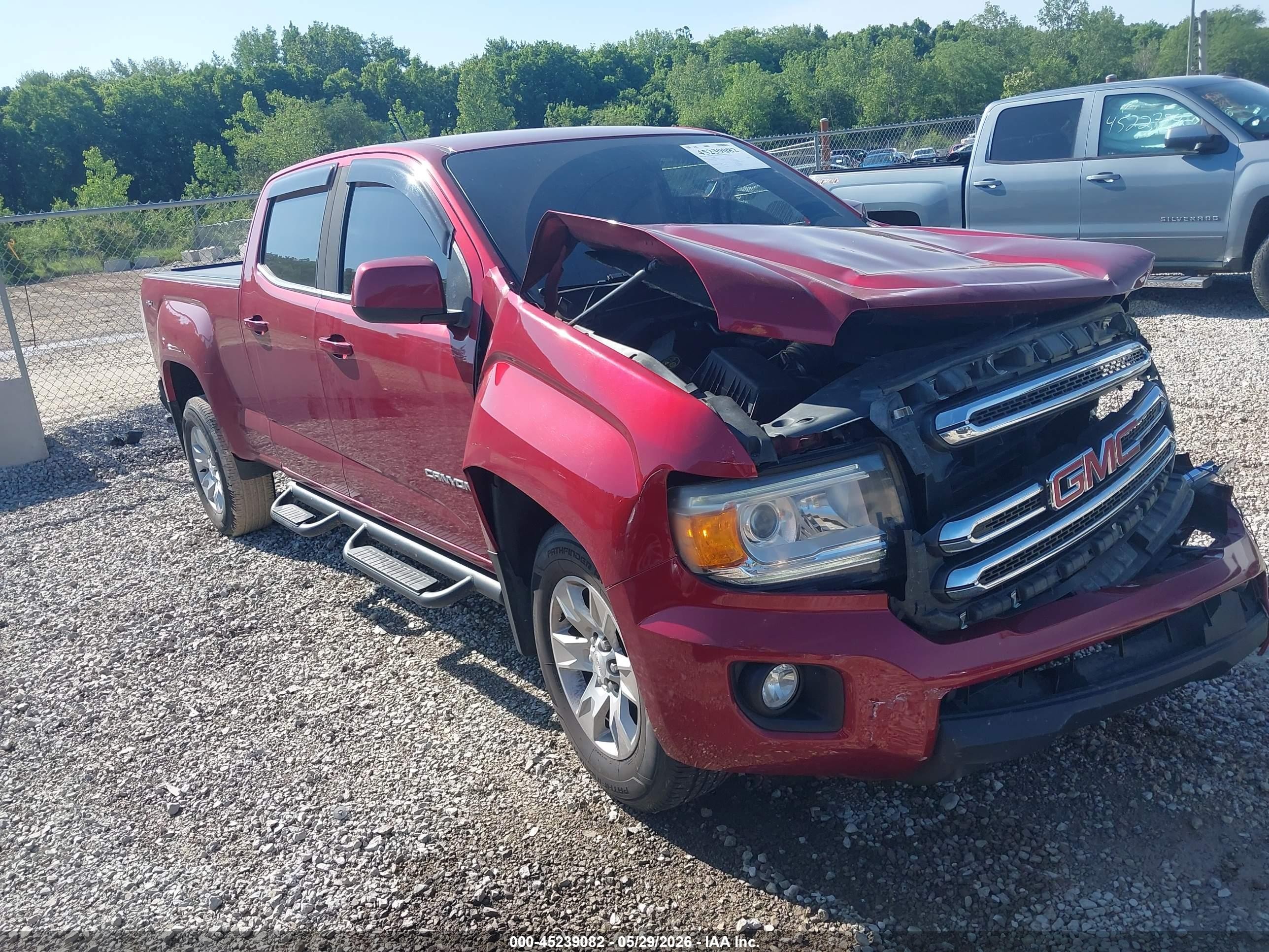 2018 GMC Canyon 4WD All Terrain, VIN 1GTG6CEN3J1102584 — Front end