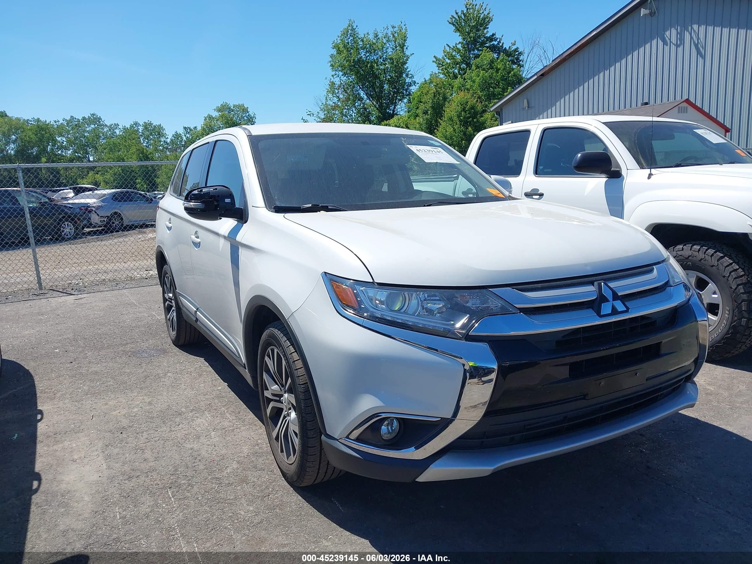 2016 Mitsubishi Outlander SE, VIN JA4AD3A31GZ043555 — Hail