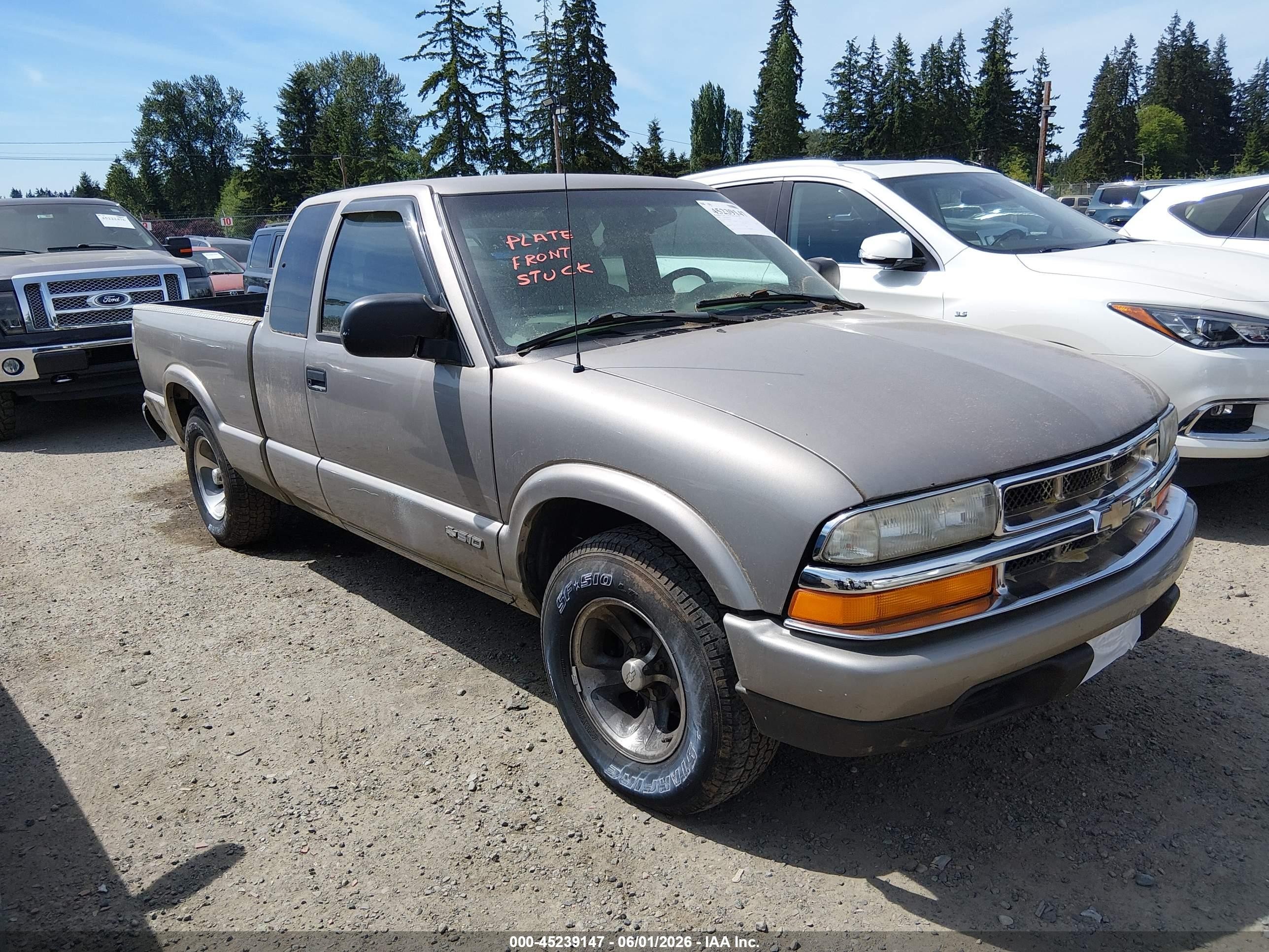 2002 Chevrolet S-10 LS, VIN 1GCCS195628124855 — Normal wear