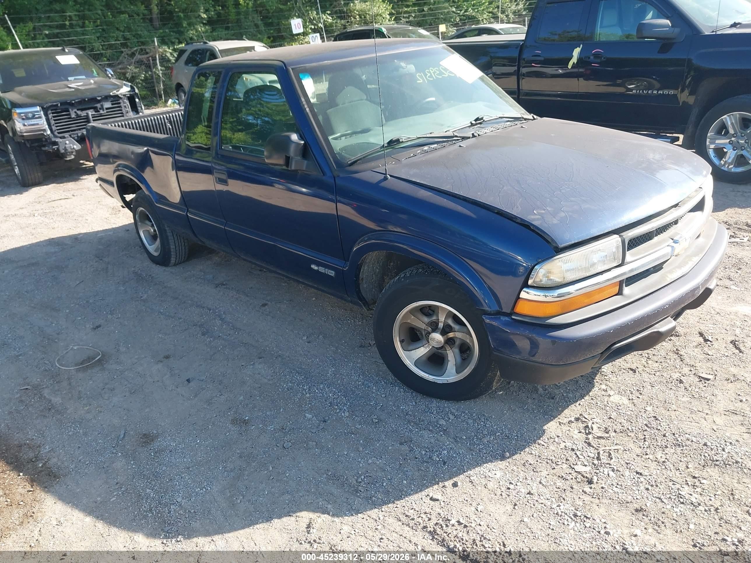 2000 Chevrolet S-10 LS, VIN 1GCCS1956YK296640 — Normal wear
