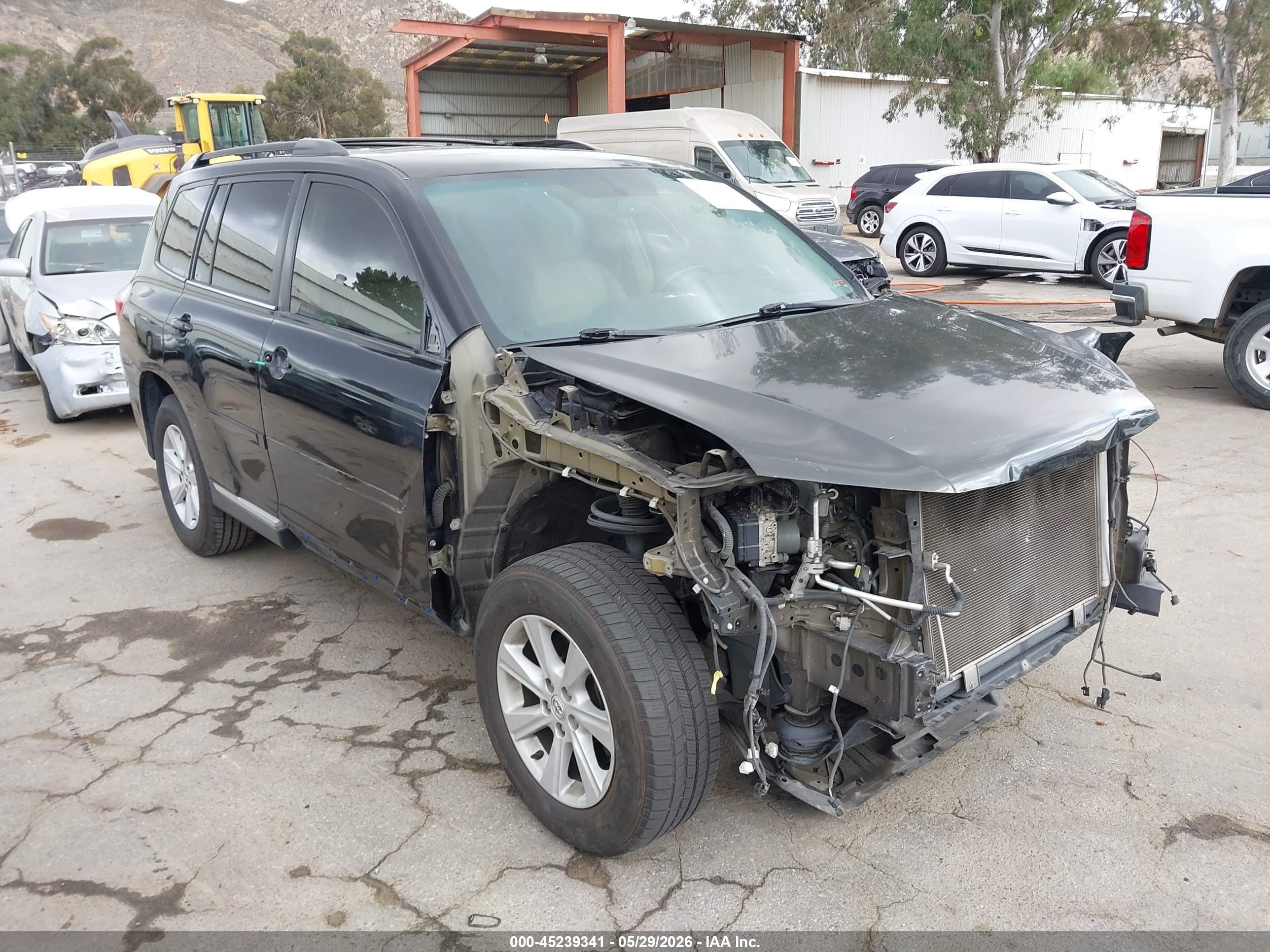 2013 Toyota Highlander SE, VIN 5TDZK3EH7DS102383 — Front end