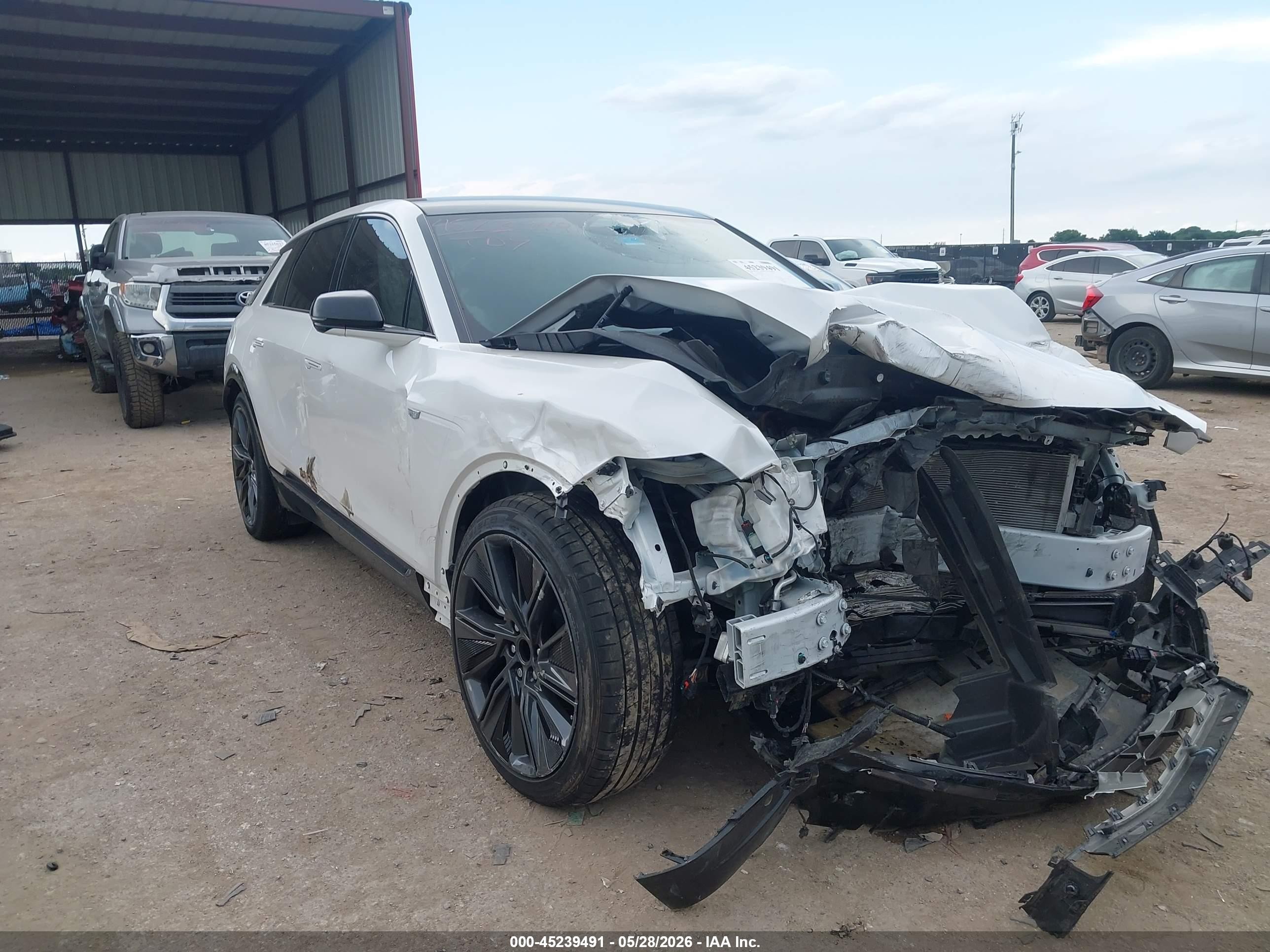 2024 Cadillac LYRIQ Sport, VIN 1GYKPWRL6RZ110431 — Front end