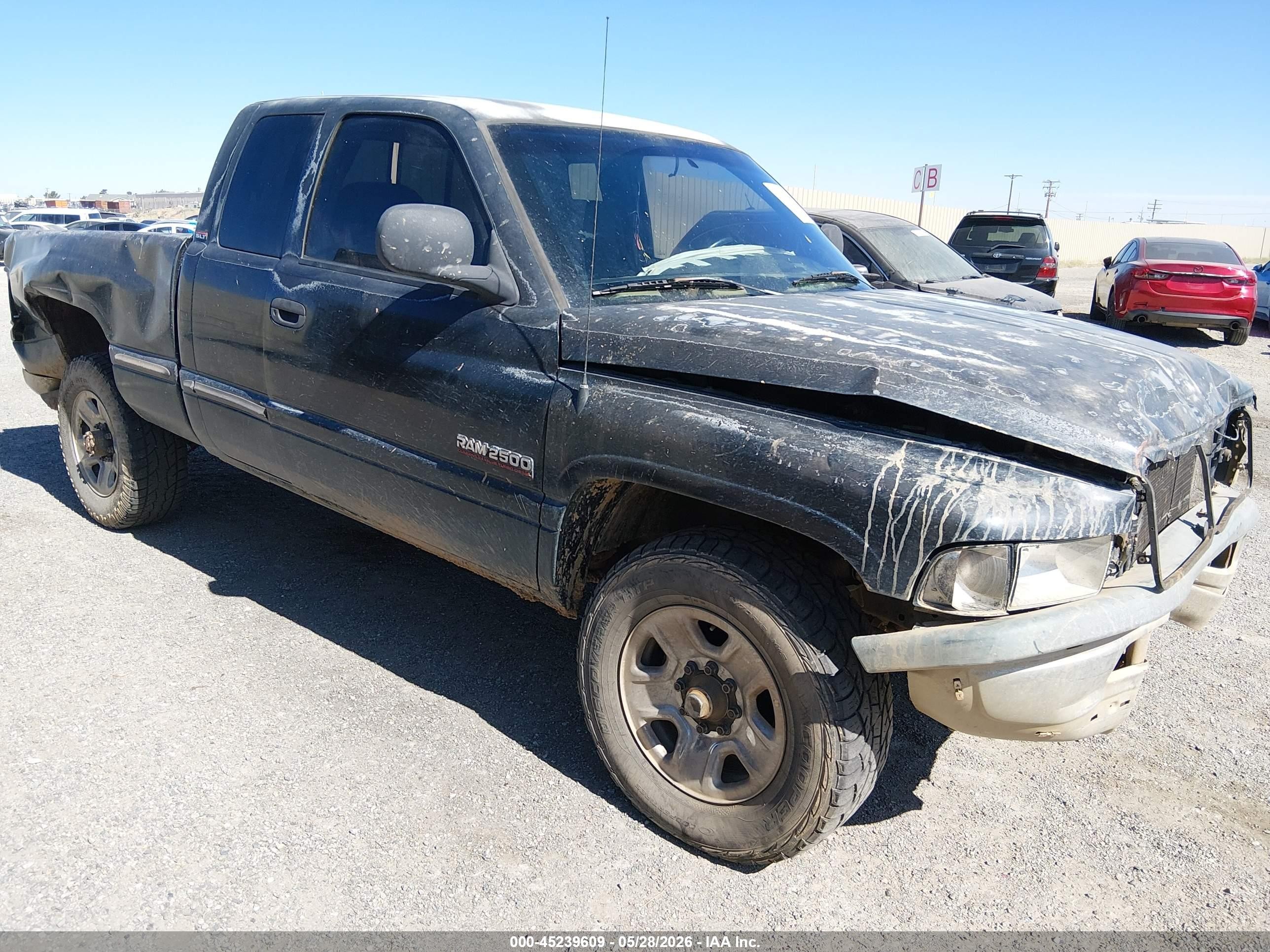 1999 Dodge 2500, VIN 3B7KC2360XG165645 — Rear end
