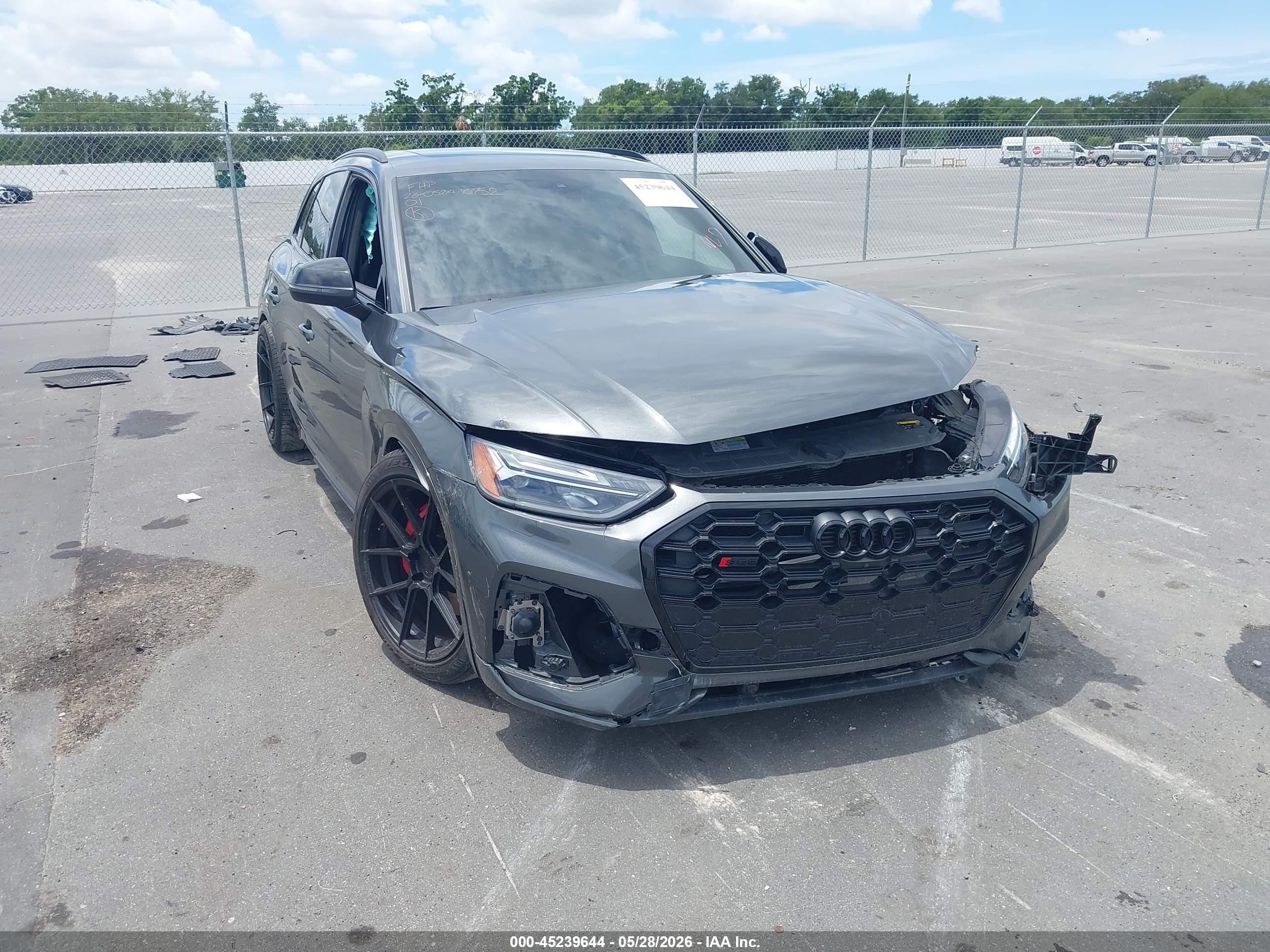 2022 Audi SQ5 Premium Plus, VIN WA1B4AFY0N2039404 — Front end