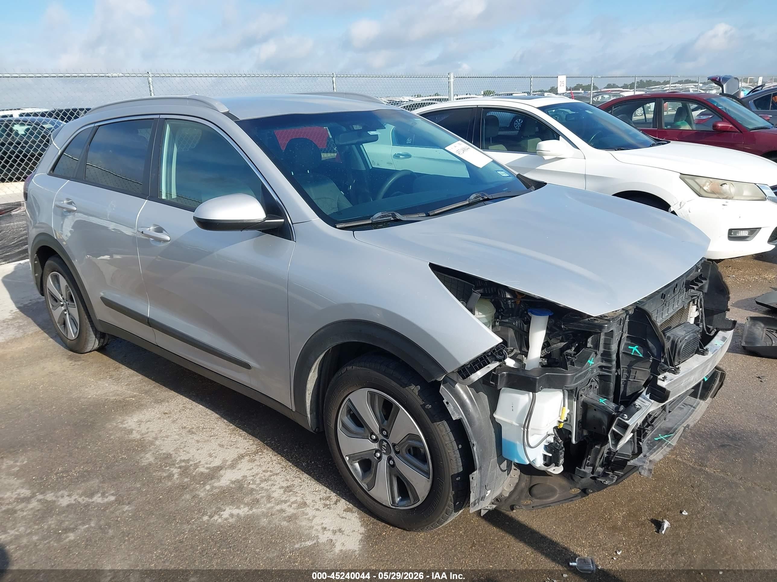 2019 Kia Niro FE, VIN KNDCB3LC2K5336768 — Front end