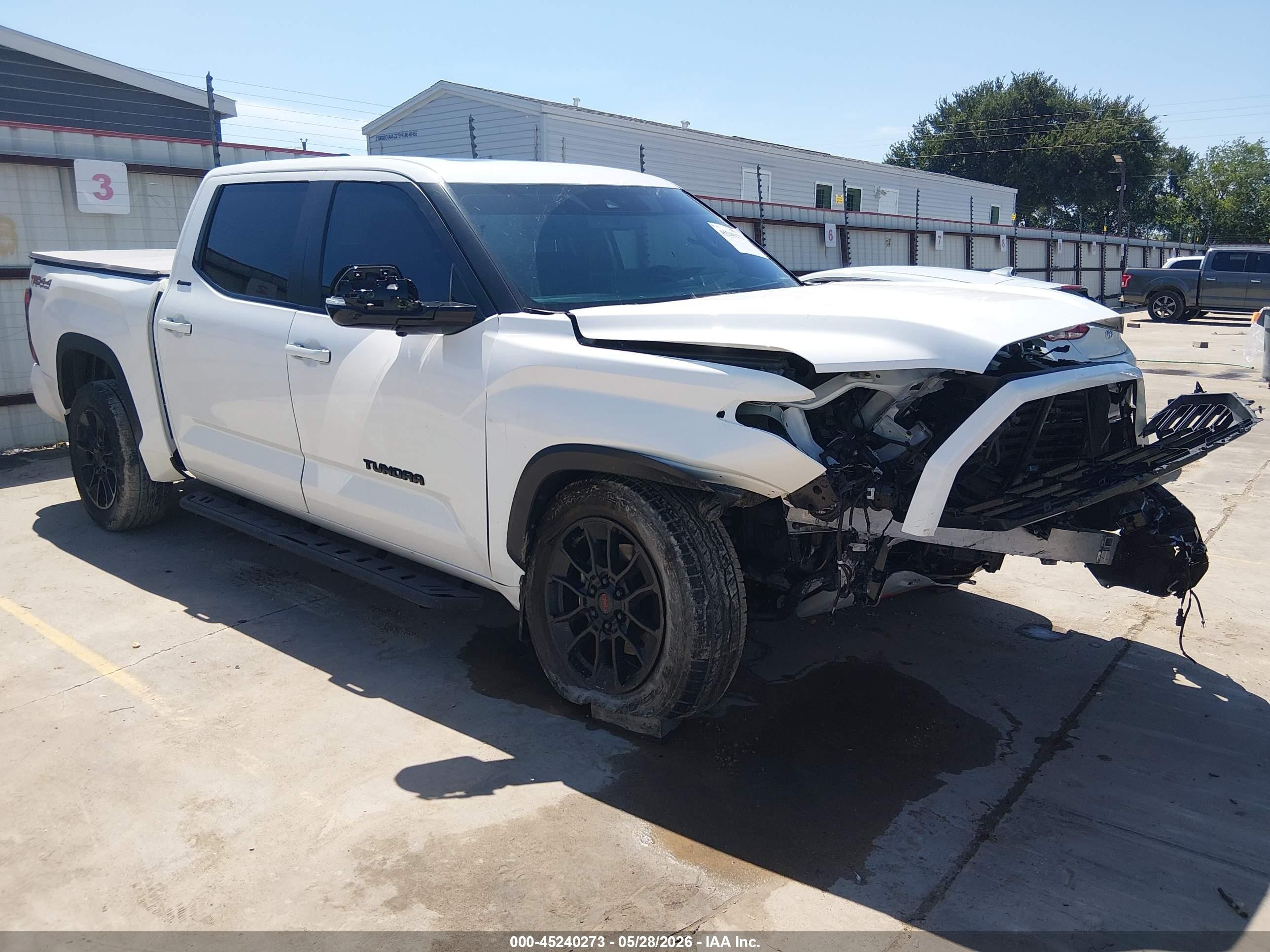 2025 Toyota Tundra Limited, VIN 5TFWA5DB9SX284772 — Перед