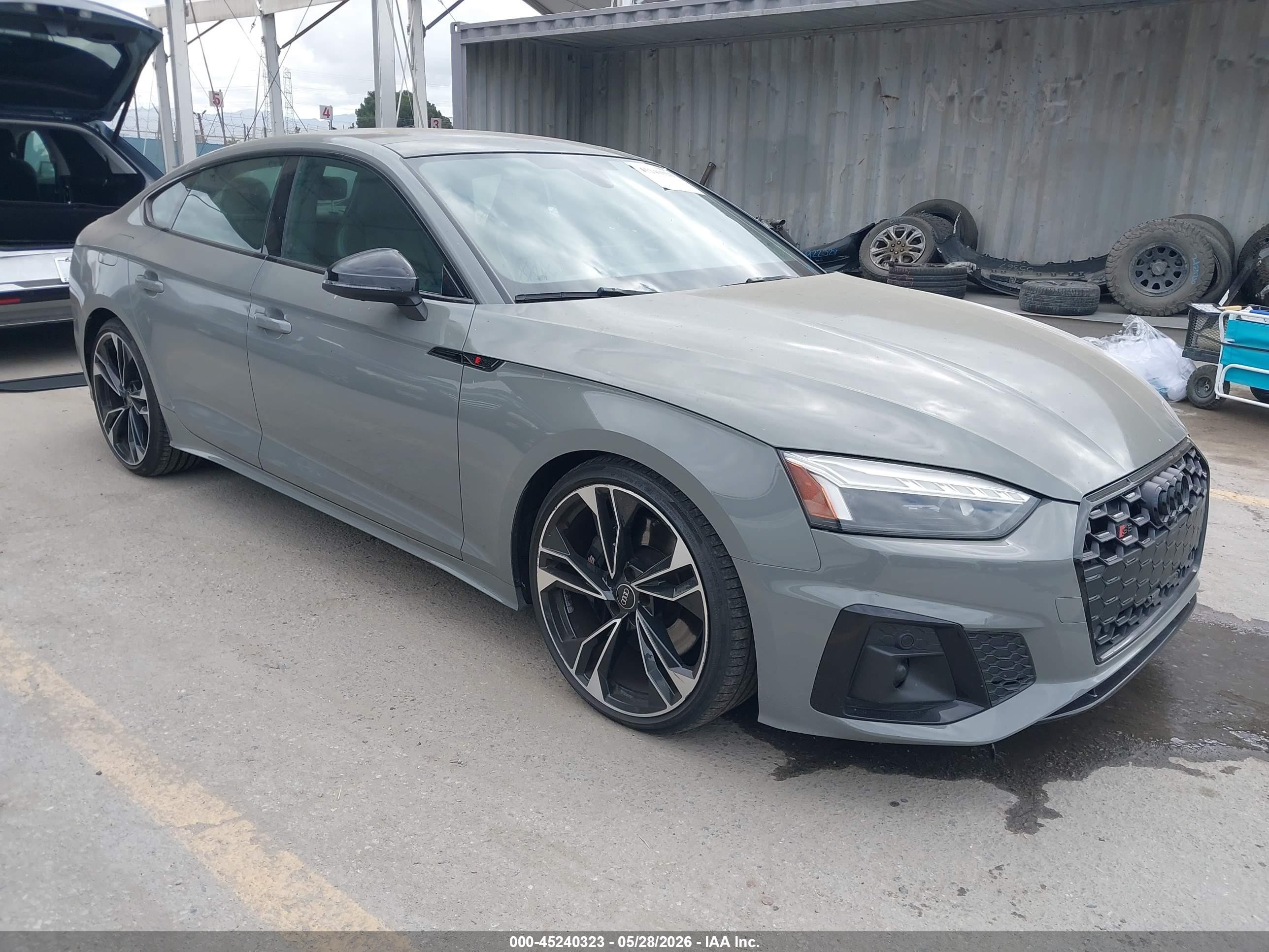 2022 Audi S5 Sportback Premium Plus, VIN WAUC4CF5XNA040560 — Rear end