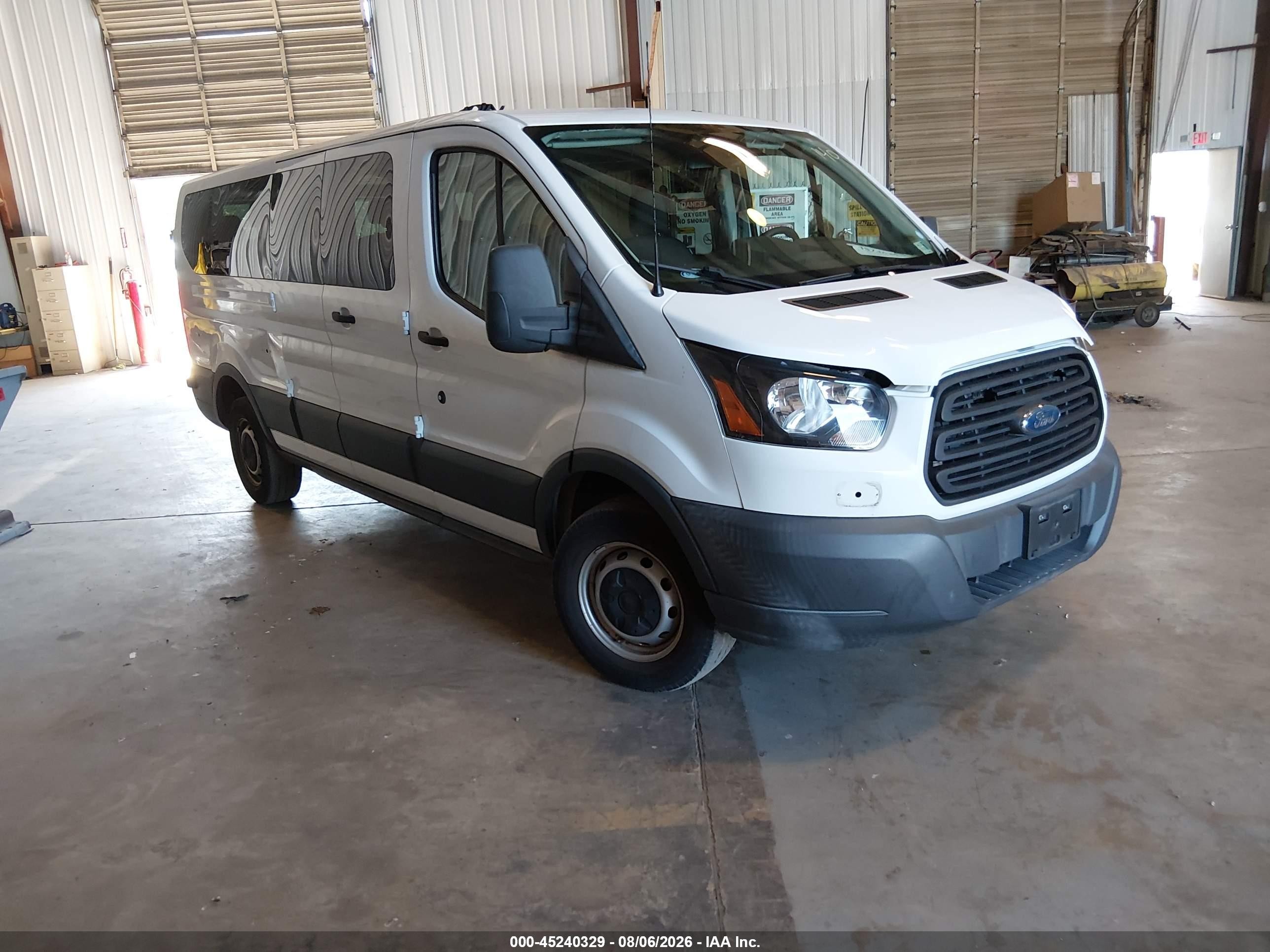 2018 Ford Transit Passenger XL, VIN 1FBZX2ZM7JKA39795 — Normal wear