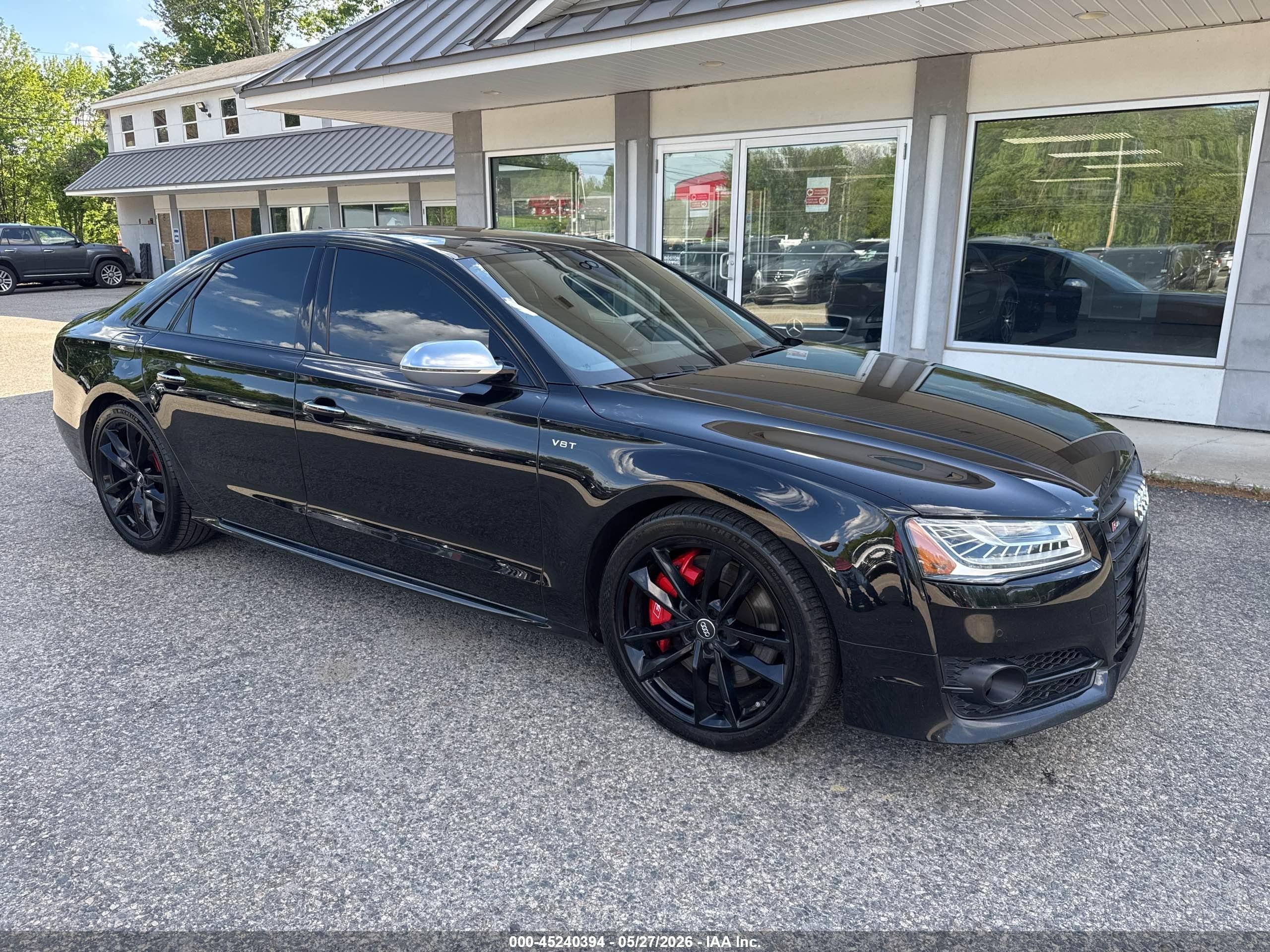 2017 Audi S8, VIN WUAJ5AFD5HN901064 — Normal wear