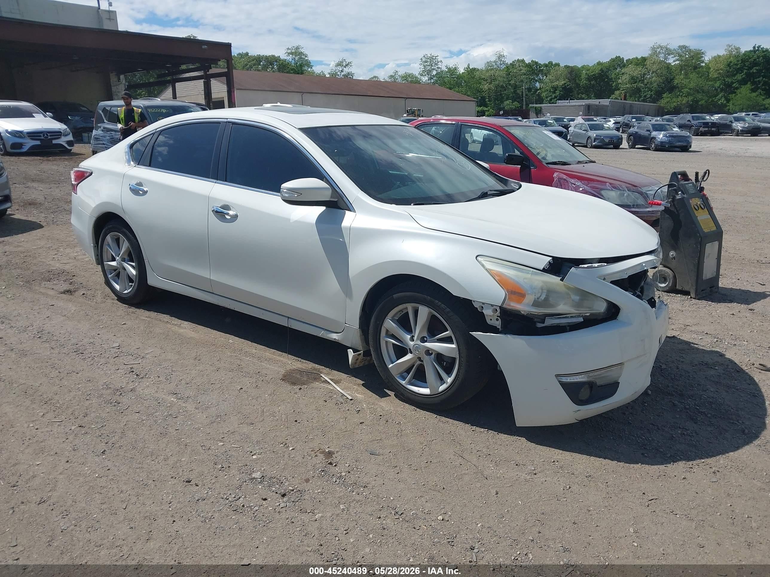 2014 Nissan Altima S, VIN 1N4AL3AP5EC144437 — Auction photo