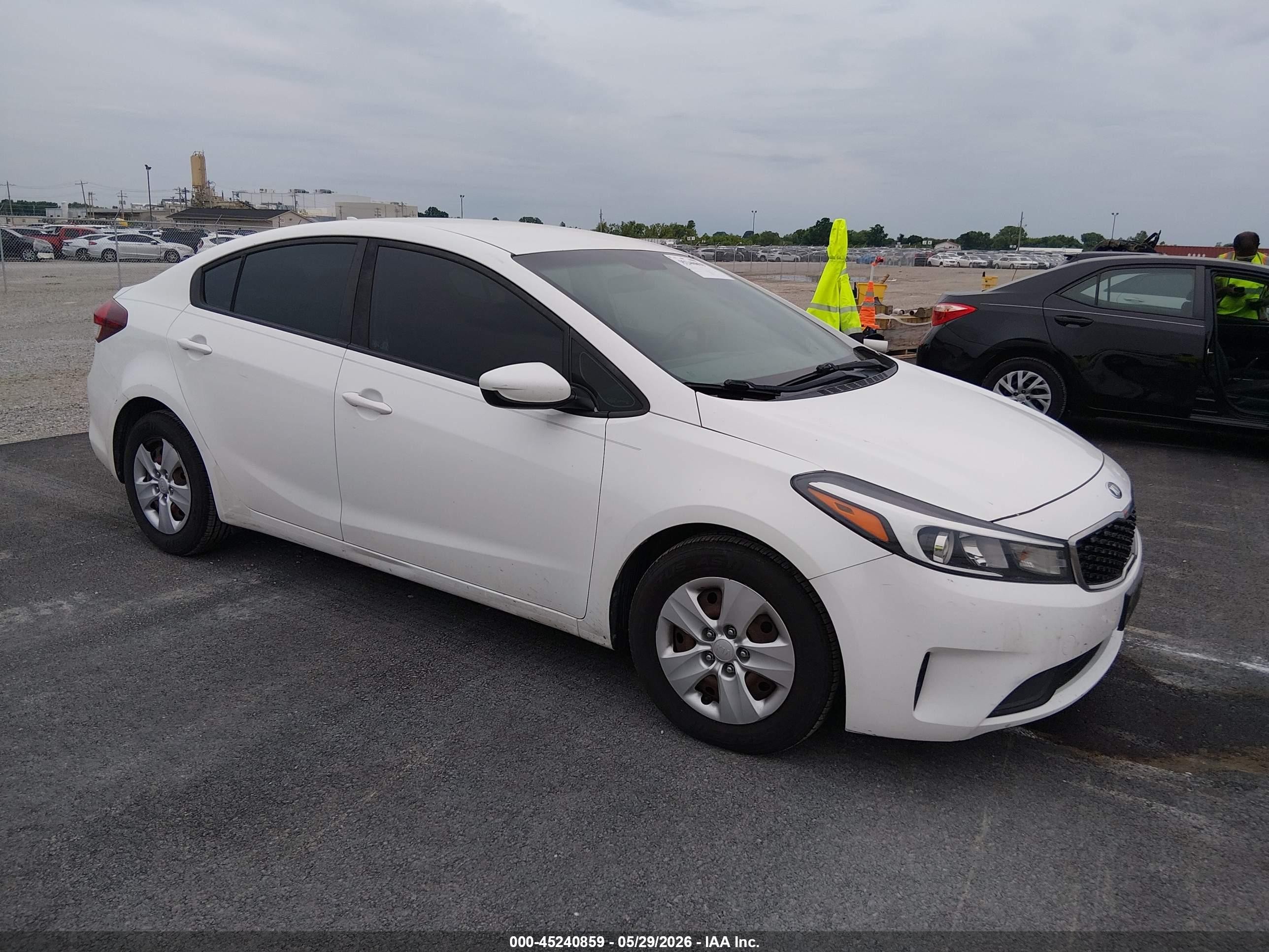 2017 Kia Forte LX, VIN 3KPFK4A7XHE097279 — Rear end