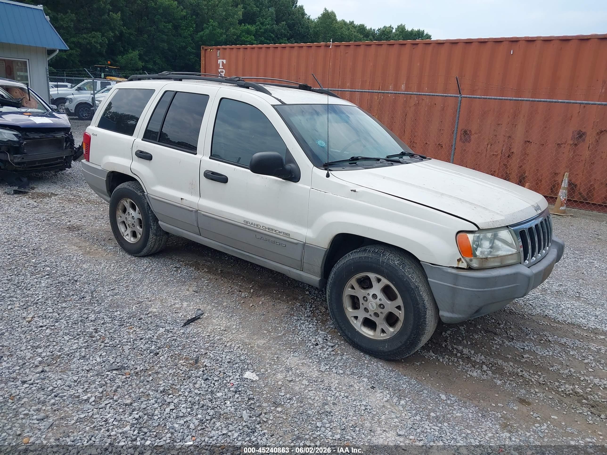1999 Jeep Grand Cherokee Laredo, VIN 1J4GW58S0XC500968 — Normal wear