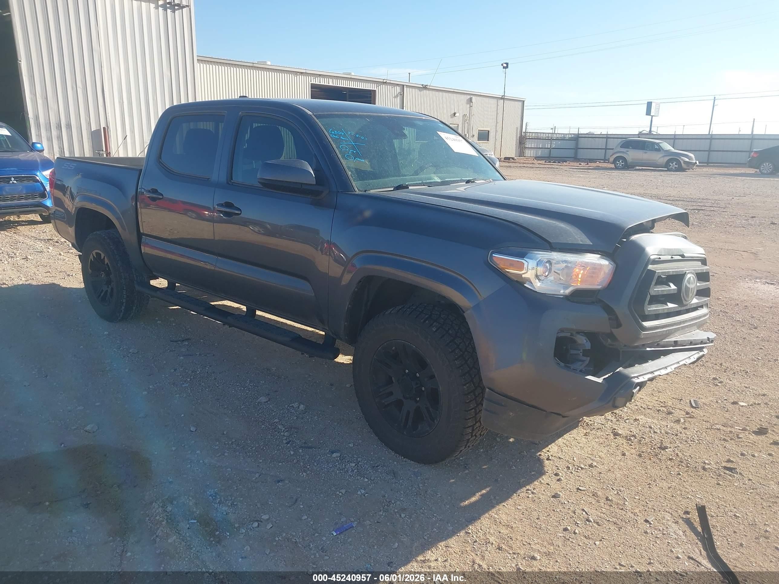 2022 Toyota Tacoma TRD Sport, VIN 3TMCZ5AN6NM461170 — Перед