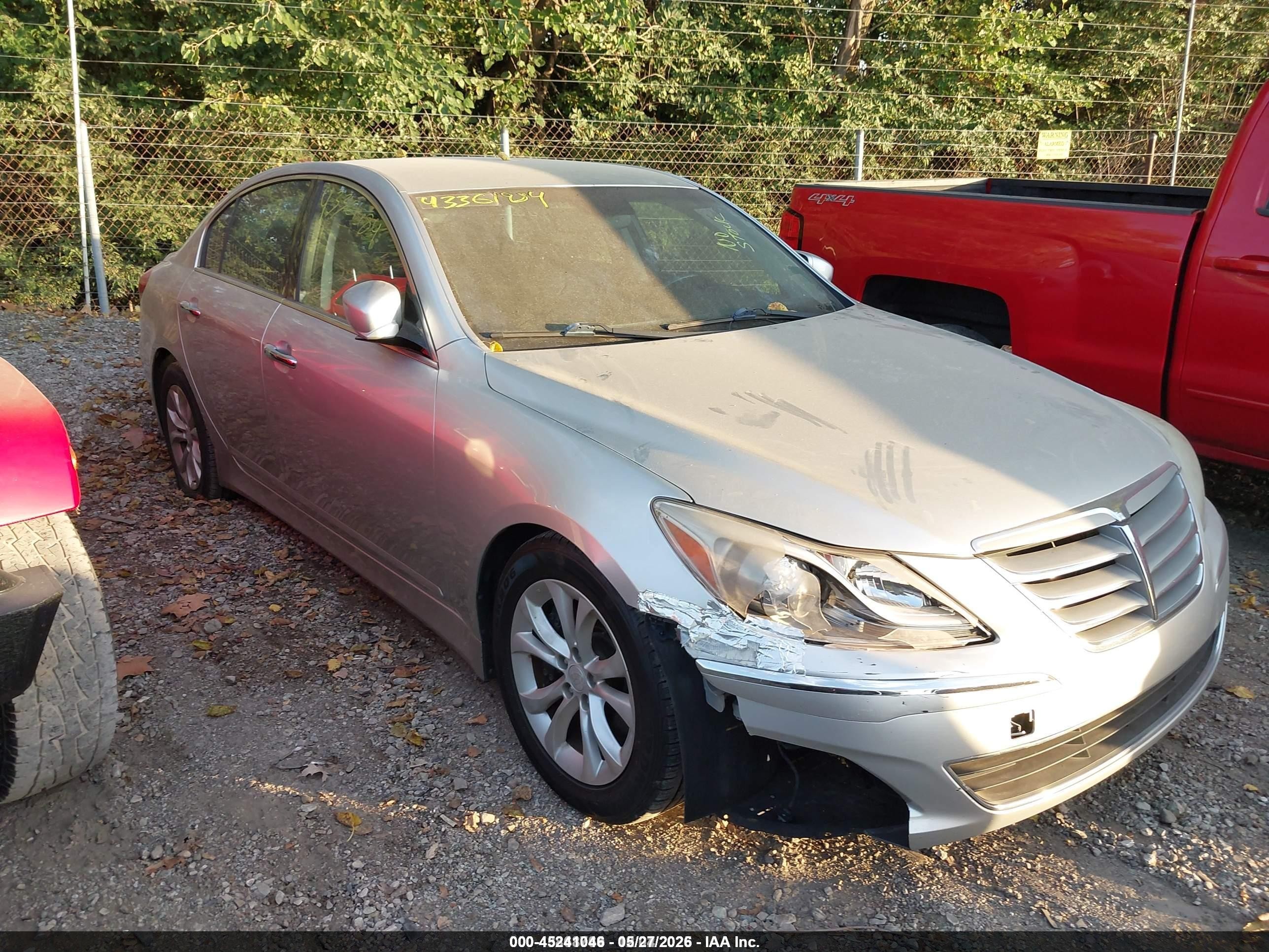 2013 Hyundai Genesis 3.8L, VIN KMHGC4DD0DU212773 — Front end