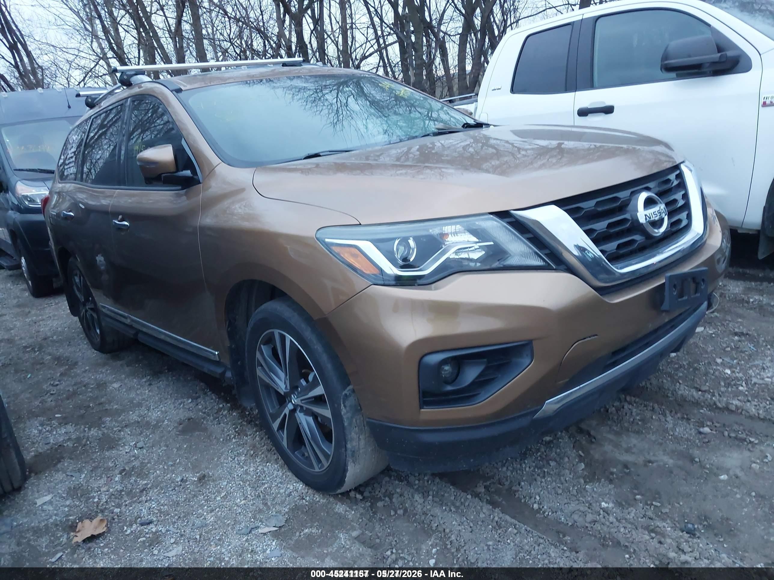 2017 Nissan Pathfinder SL, VIN 5N1DR2MM3HC612540 — Front end
