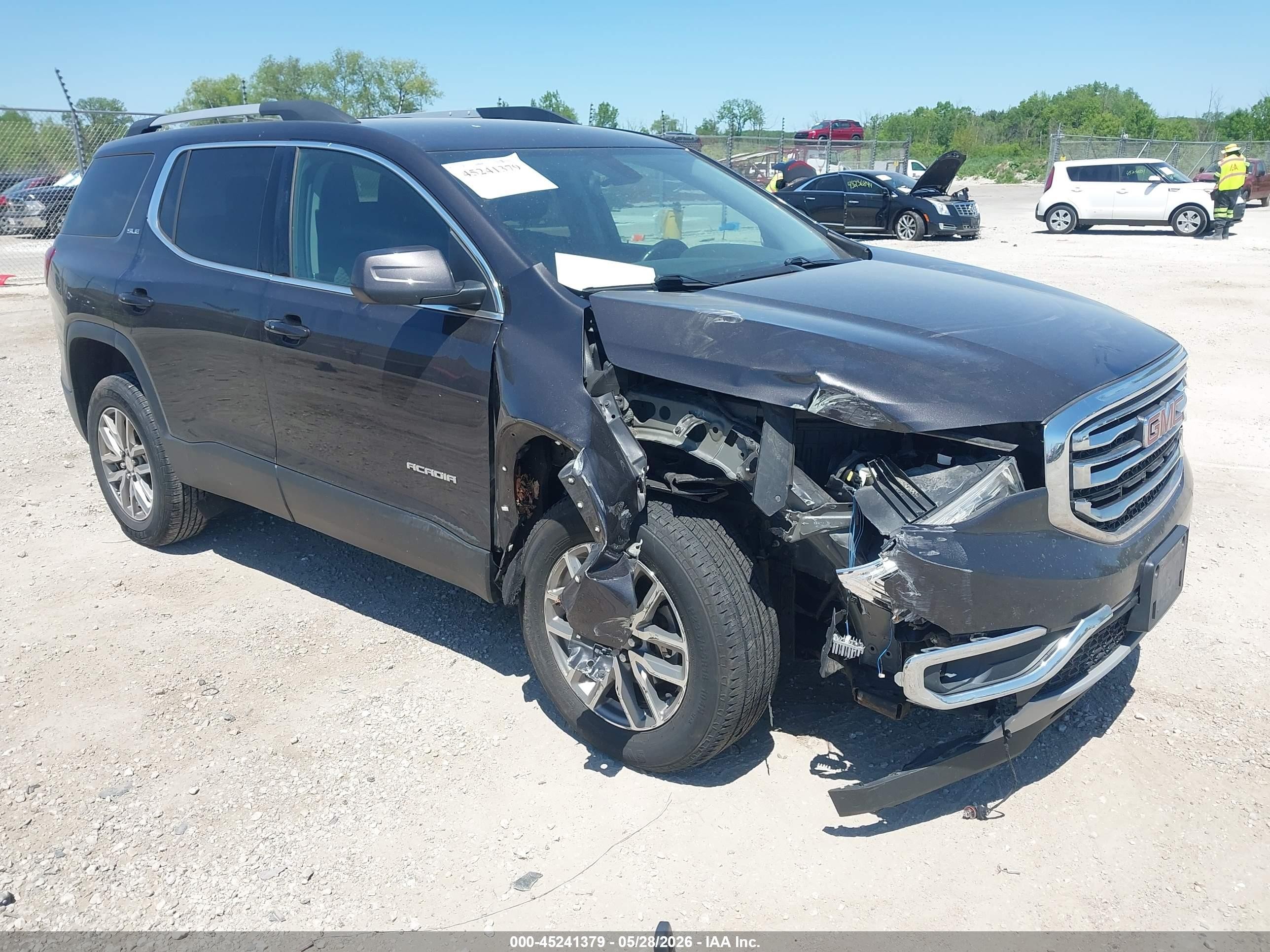 2017 GMC Acadia SLE, VIN 1GKKNSLS6HZ181930 — Перед