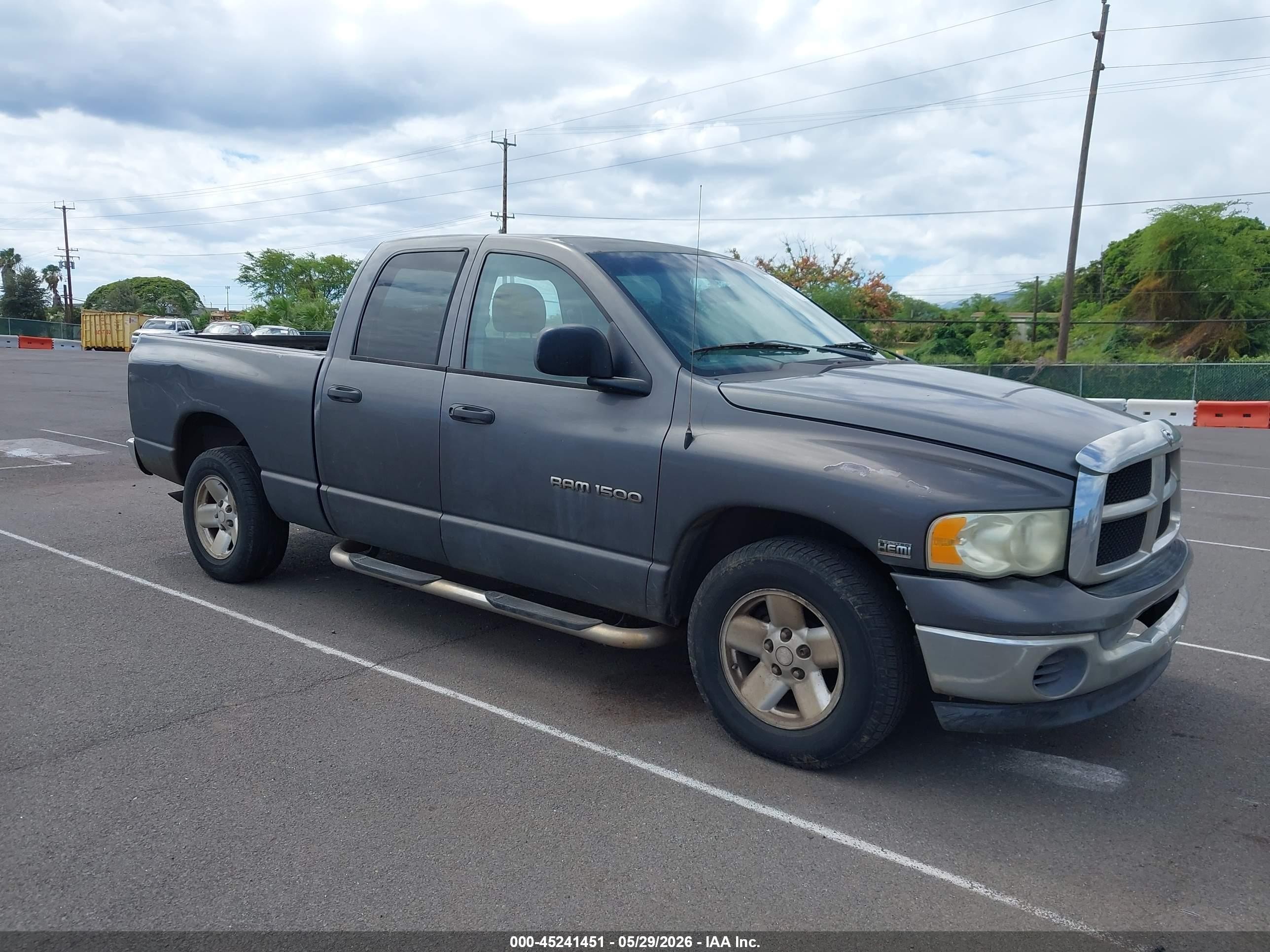2003 Dodge 1500 ST, VIN 1D7HA18D93S347080 — Перед