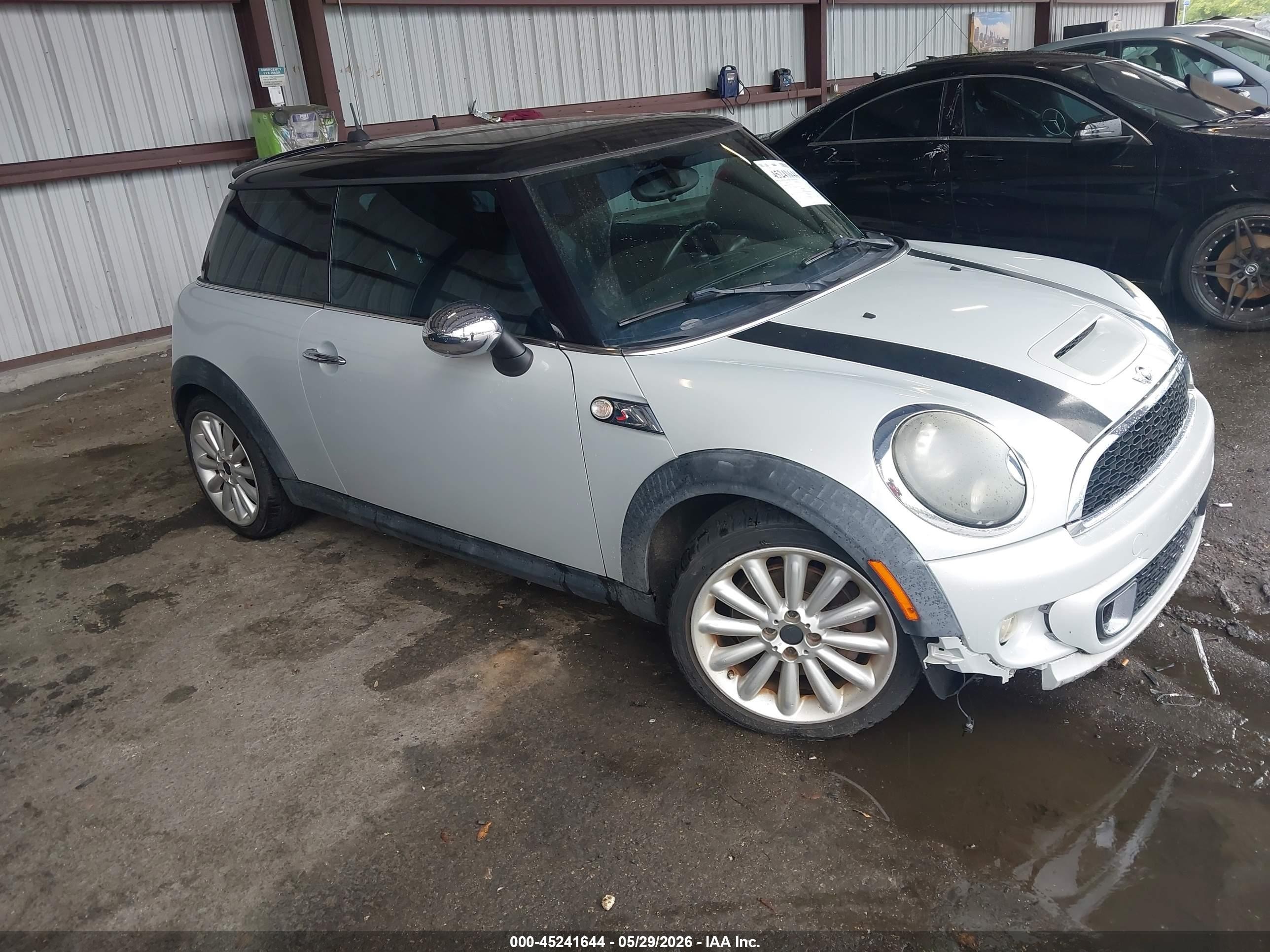 2011 MINI Hardtop S, VIN WMWSV3C54BTY13133 — Not stated