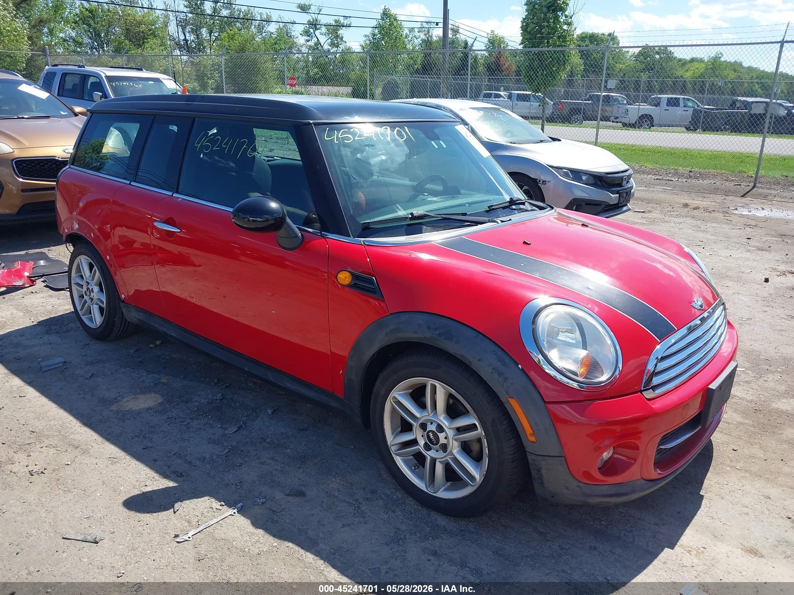 2012 MINI Clubman, VIN WMWZF3C59CT488816 — Зад