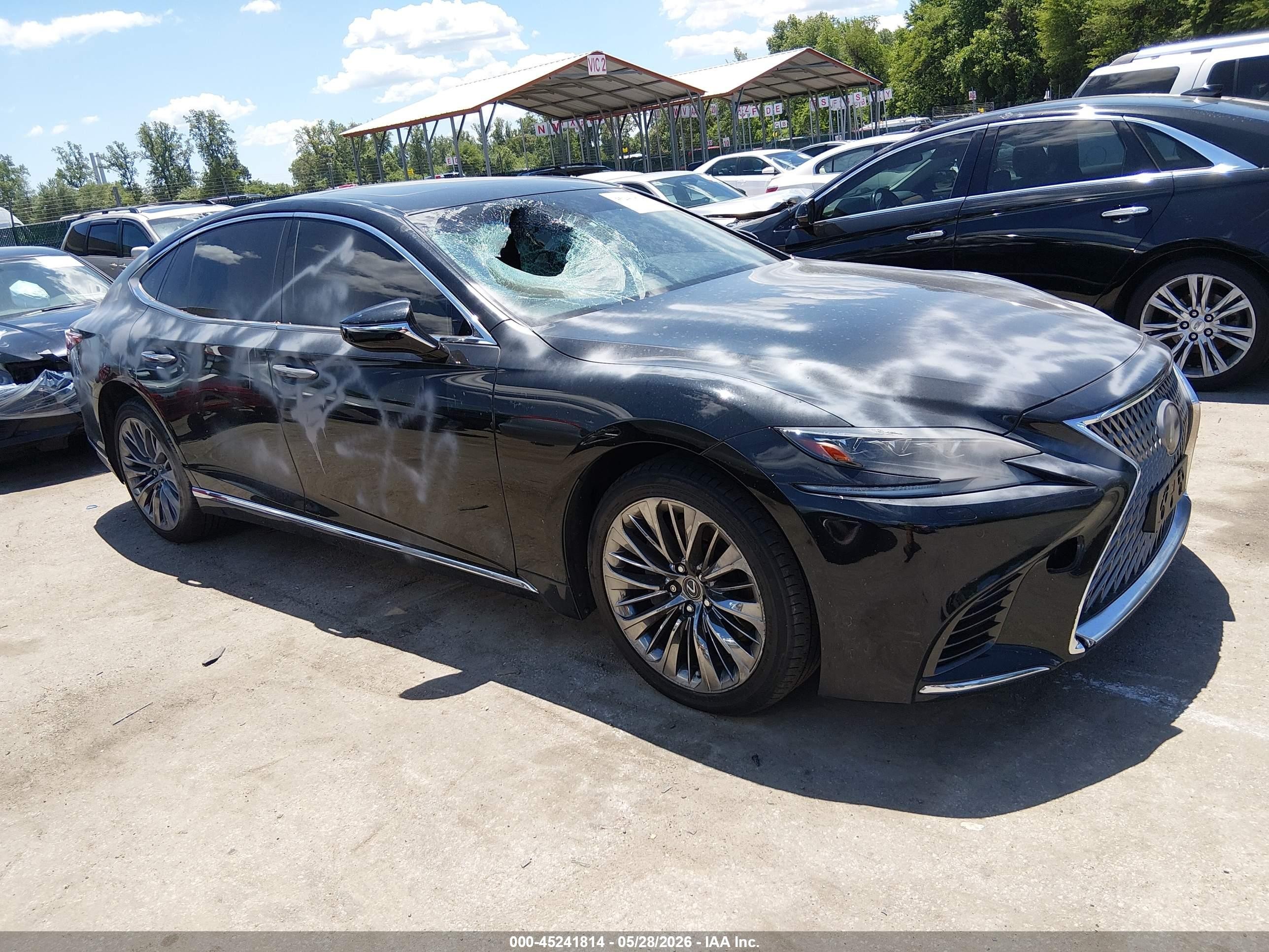 2019 Lexus LS 500, VIN JTHC51FF6K5006938 — Rear end