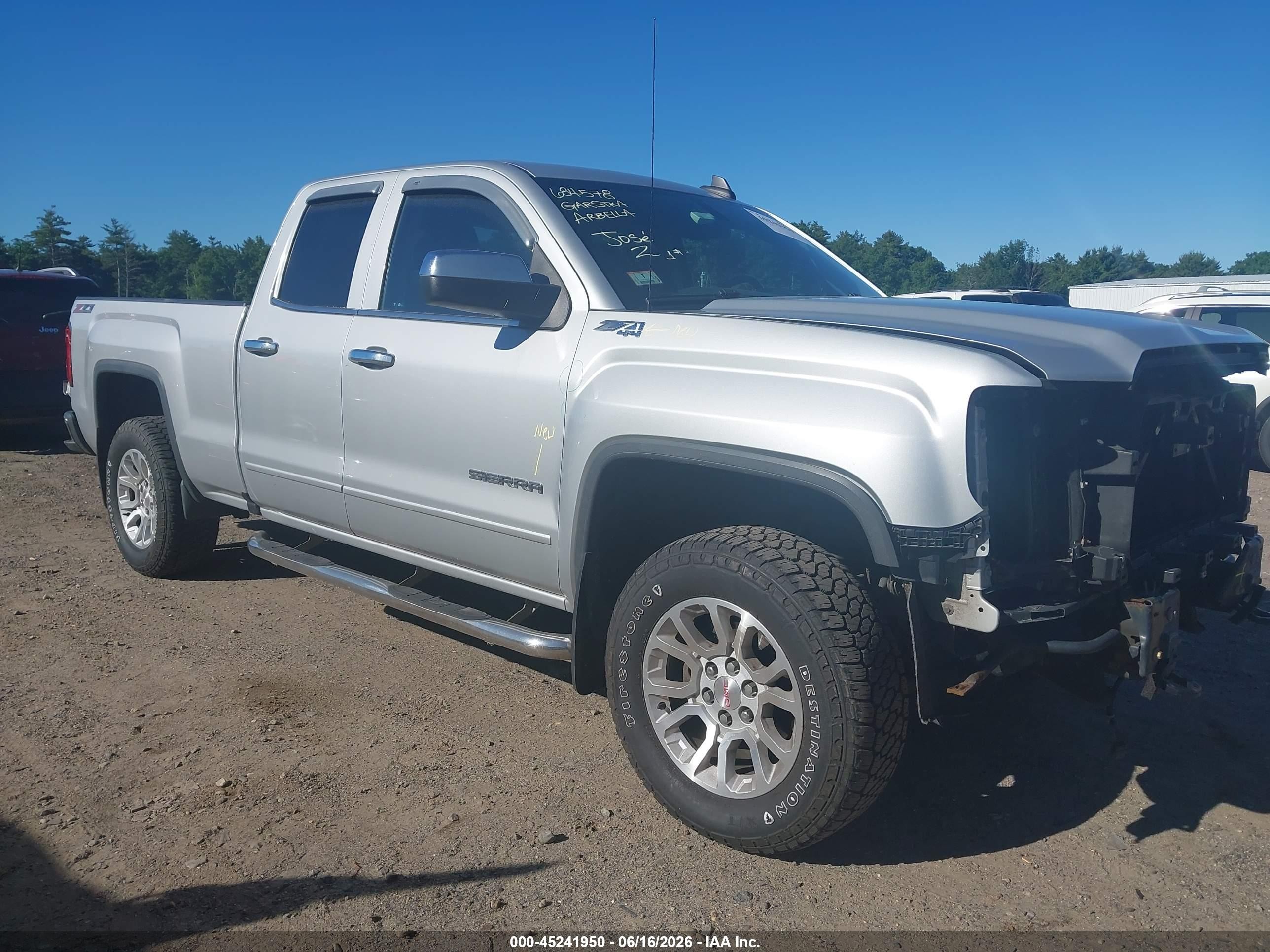 2017 GMC Sierra 1500 SLE, VIN 1GTV2MEC8HZ146177 — Front end