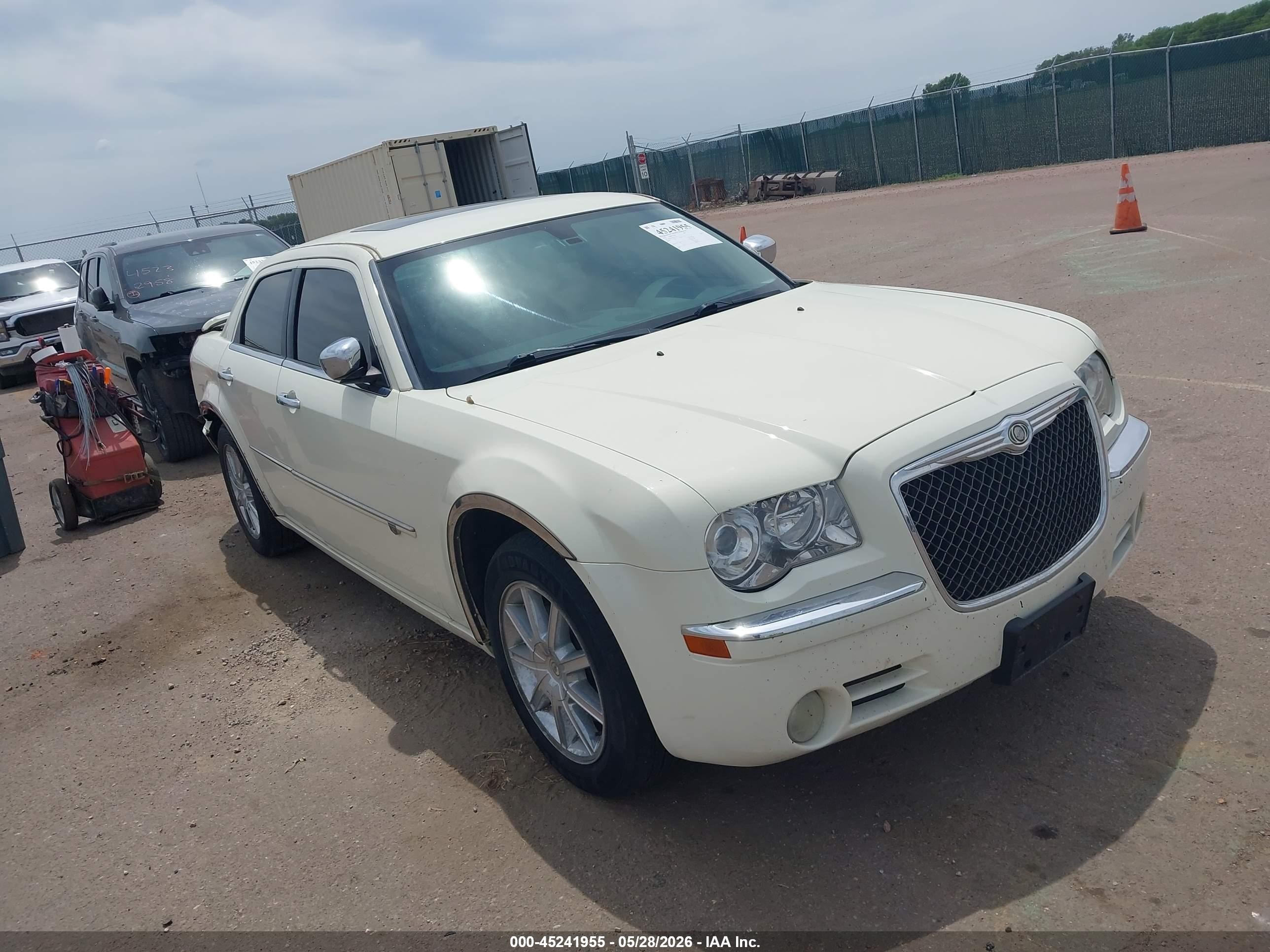 2010 Chrysler 300 C, VIN 2C3CK6CT8AH172620 — Rear end