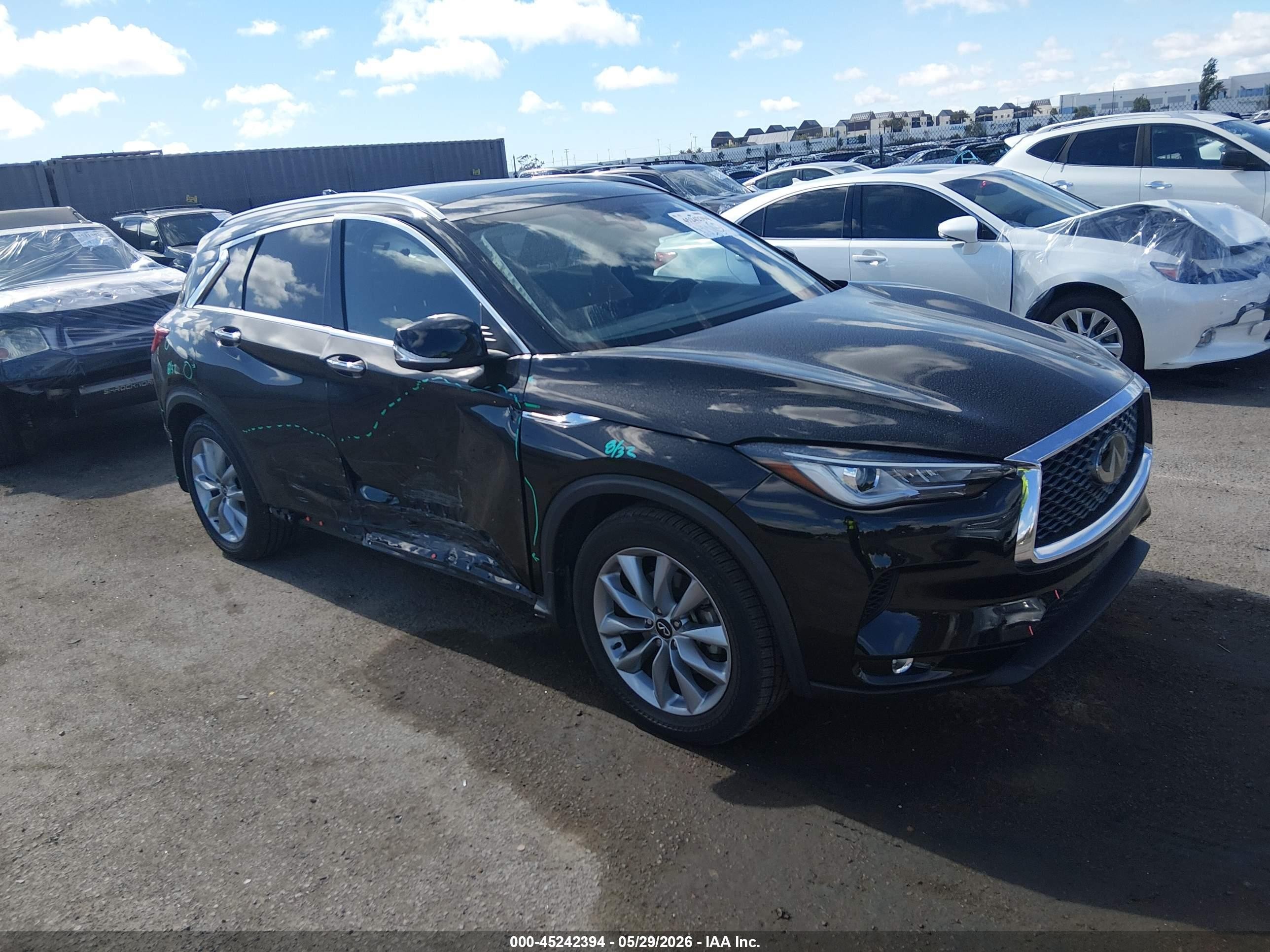 2022 Infiniti QX50 Essential, VIN 3PCAJ5CA7NF117103 — Side