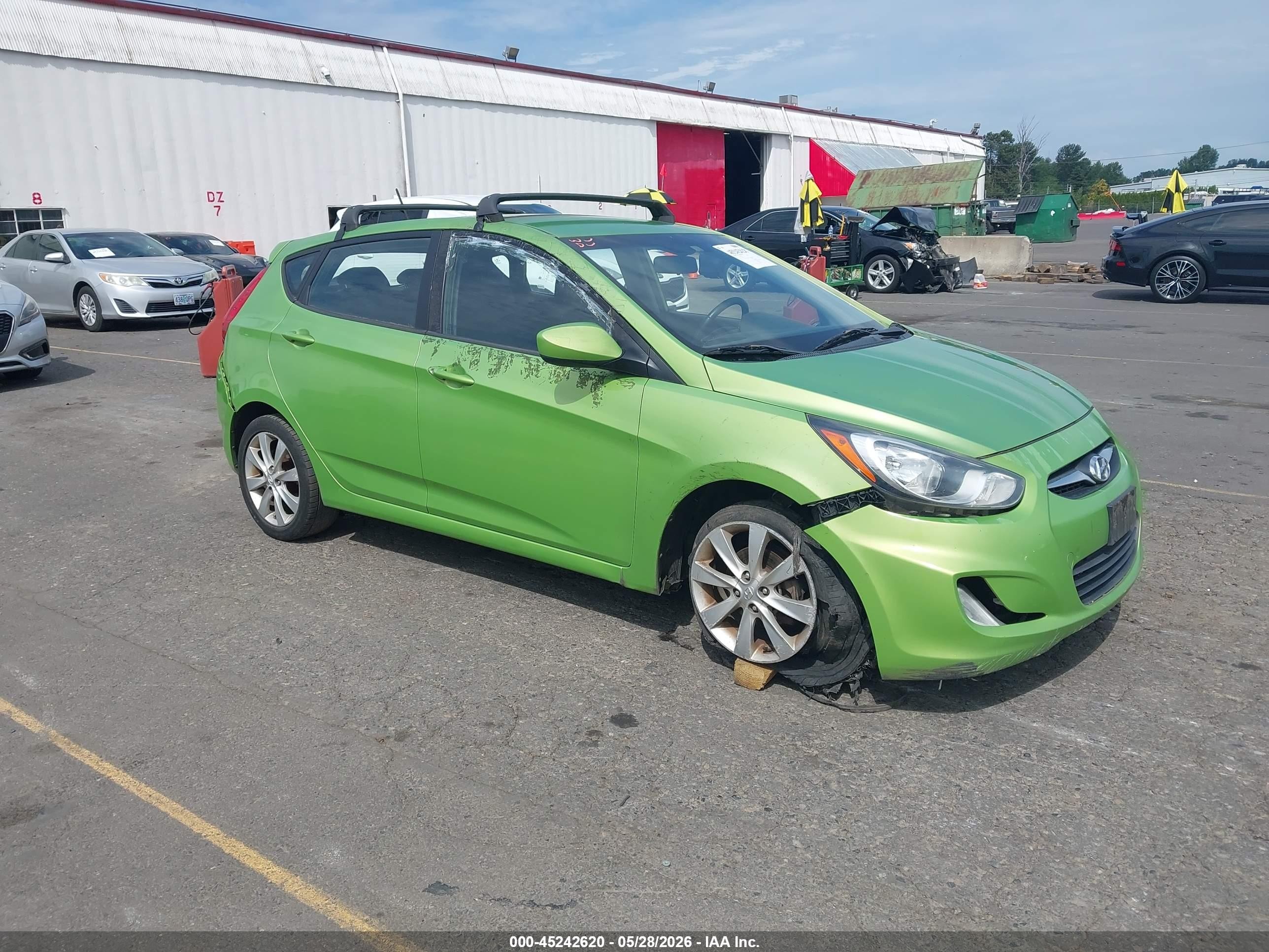 2012 Hyundai Accent SE, VIN KMHCU5AE4CU015165 — Front end