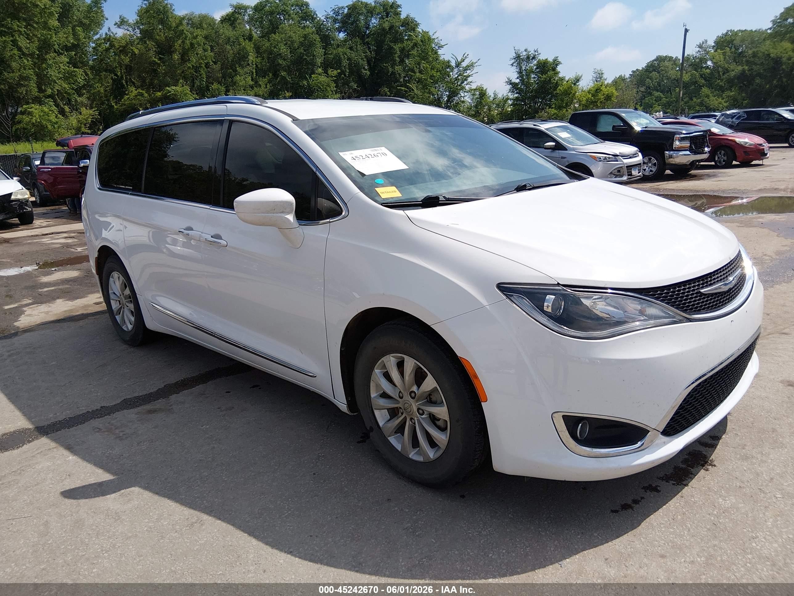 2018 Chrysler Pacifica Touring L, VIN 2C4RC1BG1JR290464 — Hail