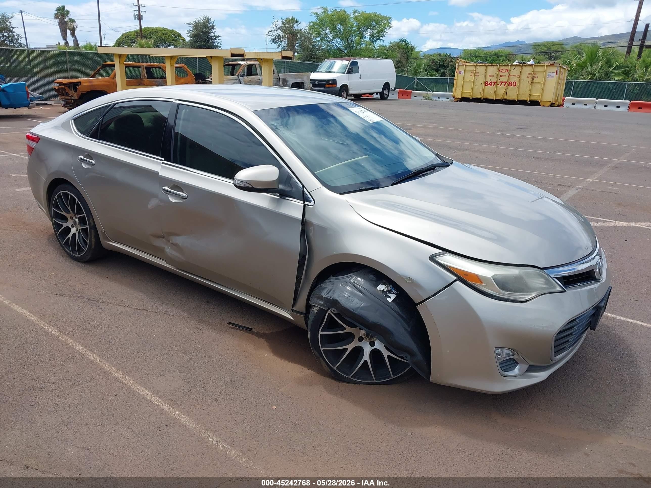 2013 Toyota Avalon XLE Touring, VIN 4T1BK1EB5DU043102 — Side