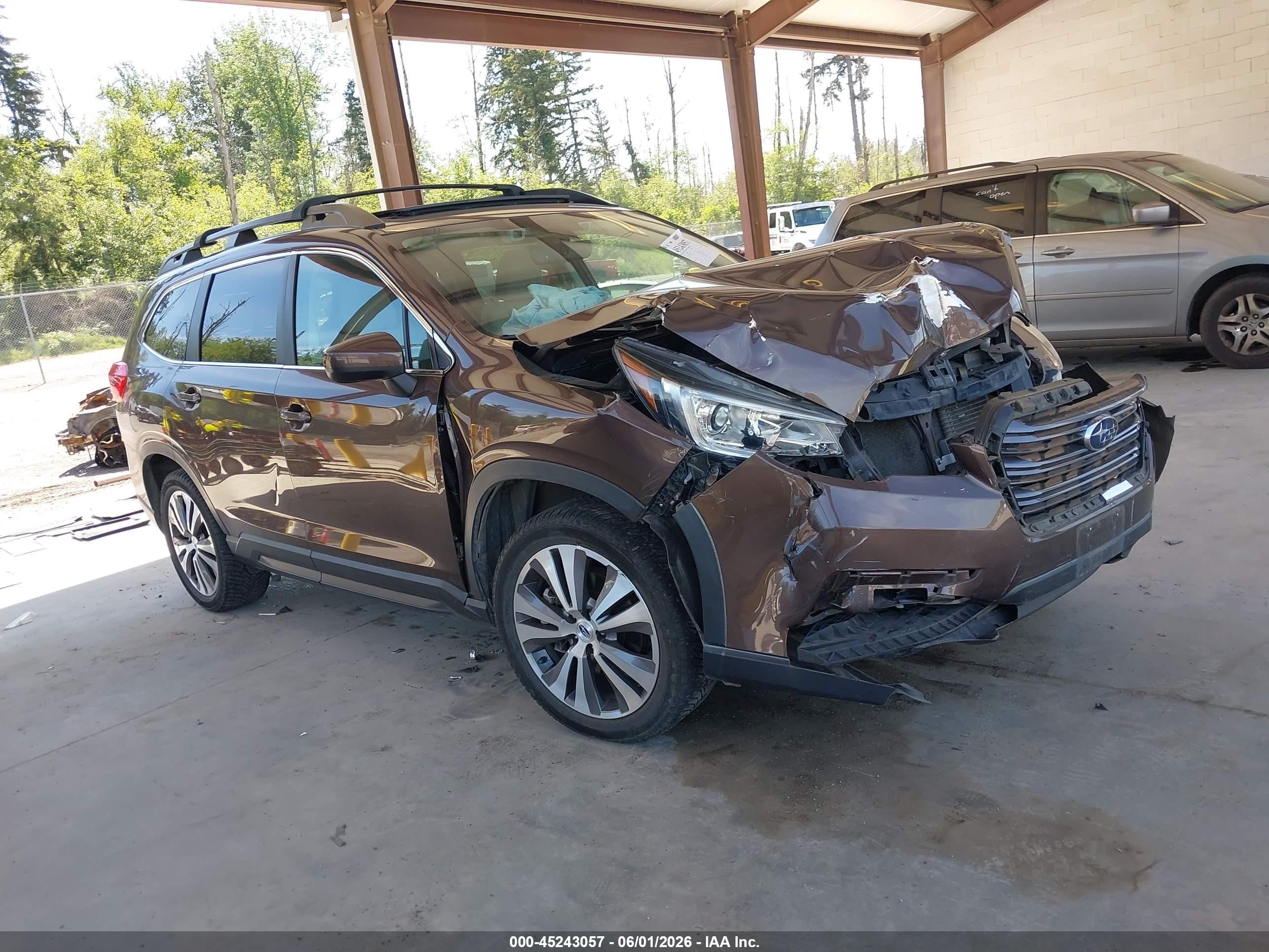 2020 Subaru Ascent Premium, VIN 4S4WMAHD6L3450584 — Front end