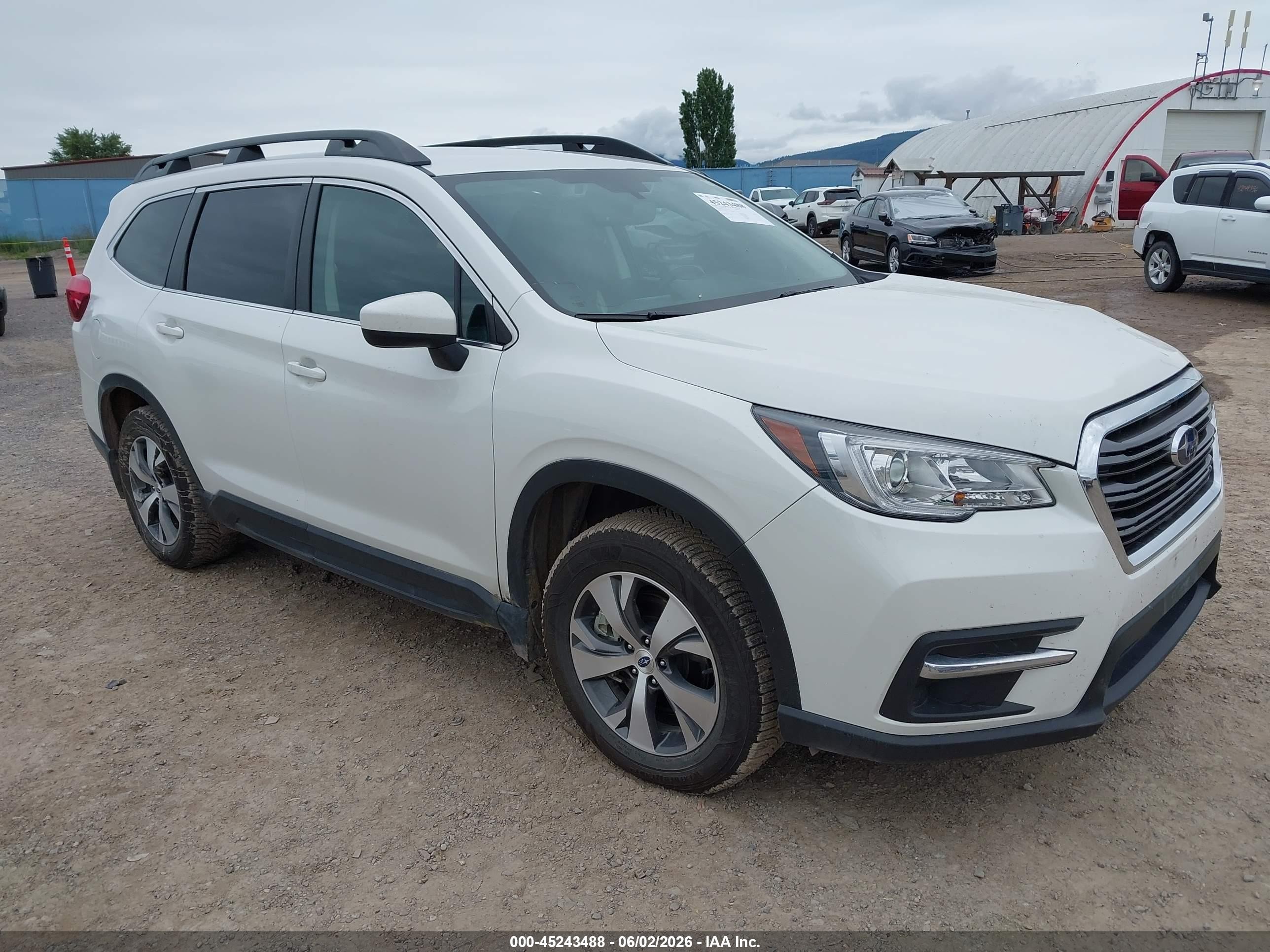 2020 Subaru Ascent Premium, VIN 4S4WMAFD7L3456235 — Side