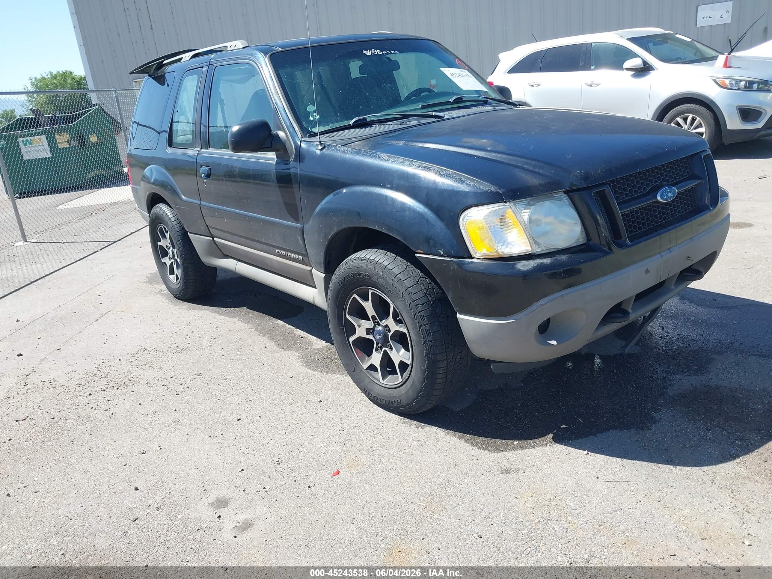 2001 Ford Explorer Sport, VIN 1FMYU70E51UA43959 — Side