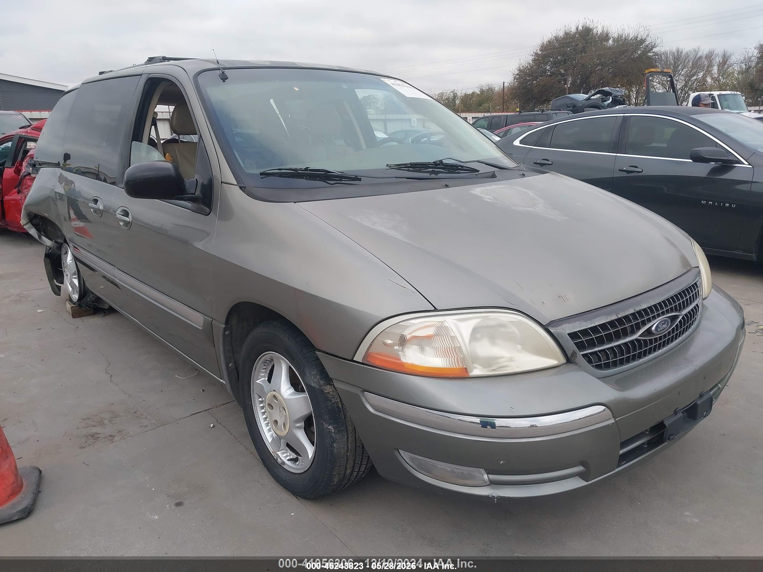 1999 Ford Windstar SE, VIN 2FMDA5240XBC66151 — Rear end