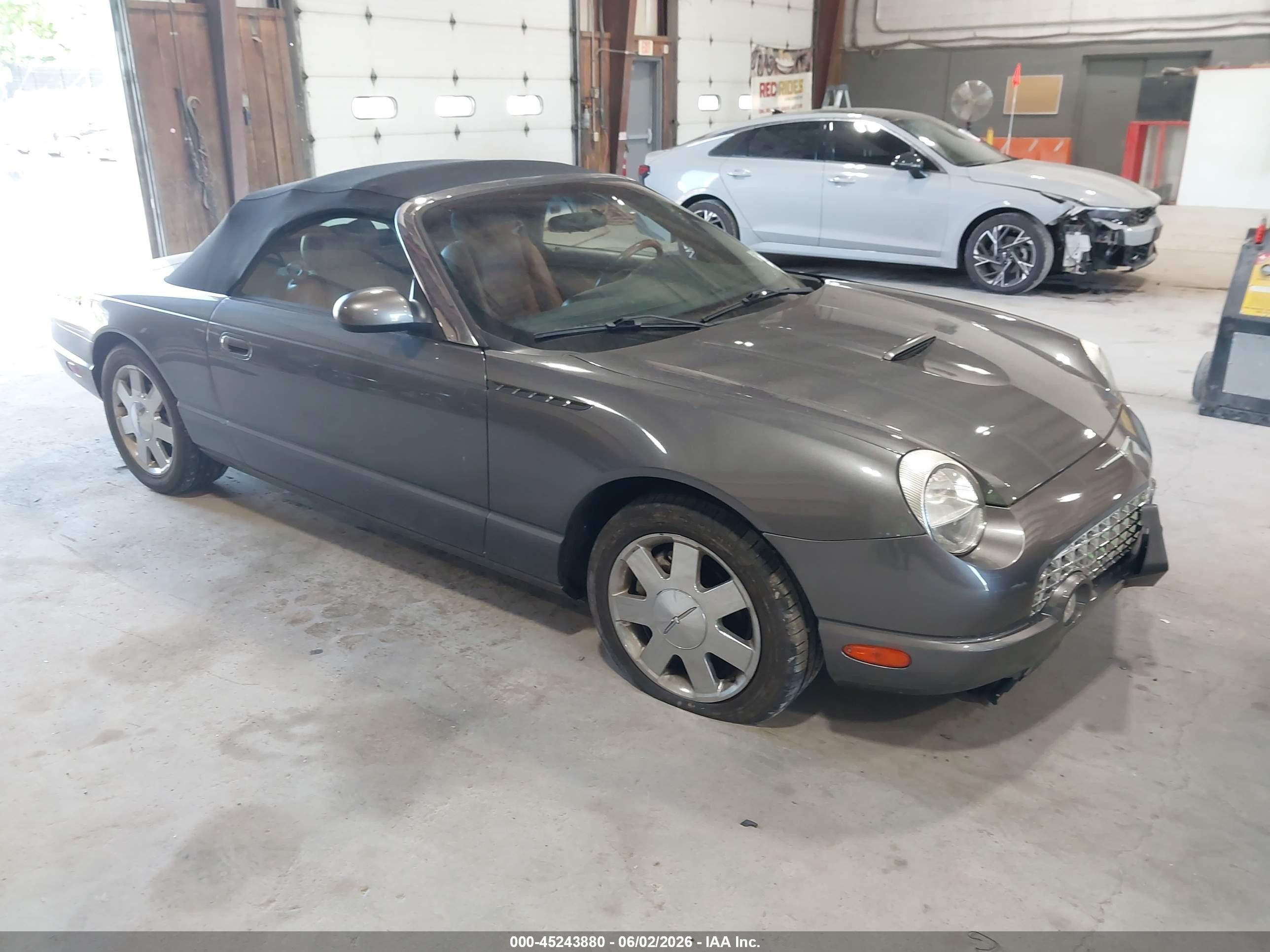 2003 Ford Thunderbird Deluxe, VIN 1FAHP60A83Y100496 — Side