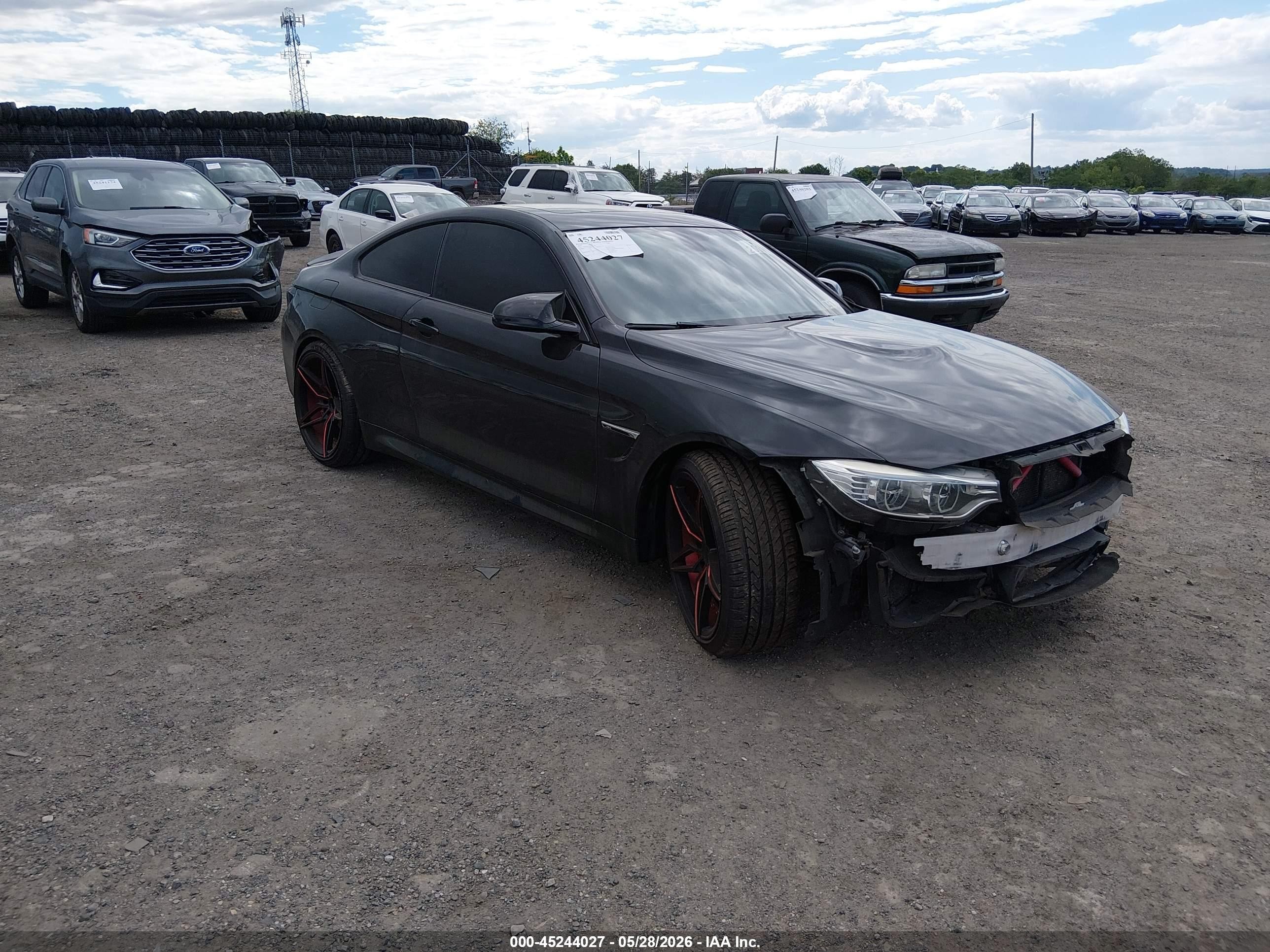 2015 BMW M4, VIN WBS3R9C58FK331185 — Front end