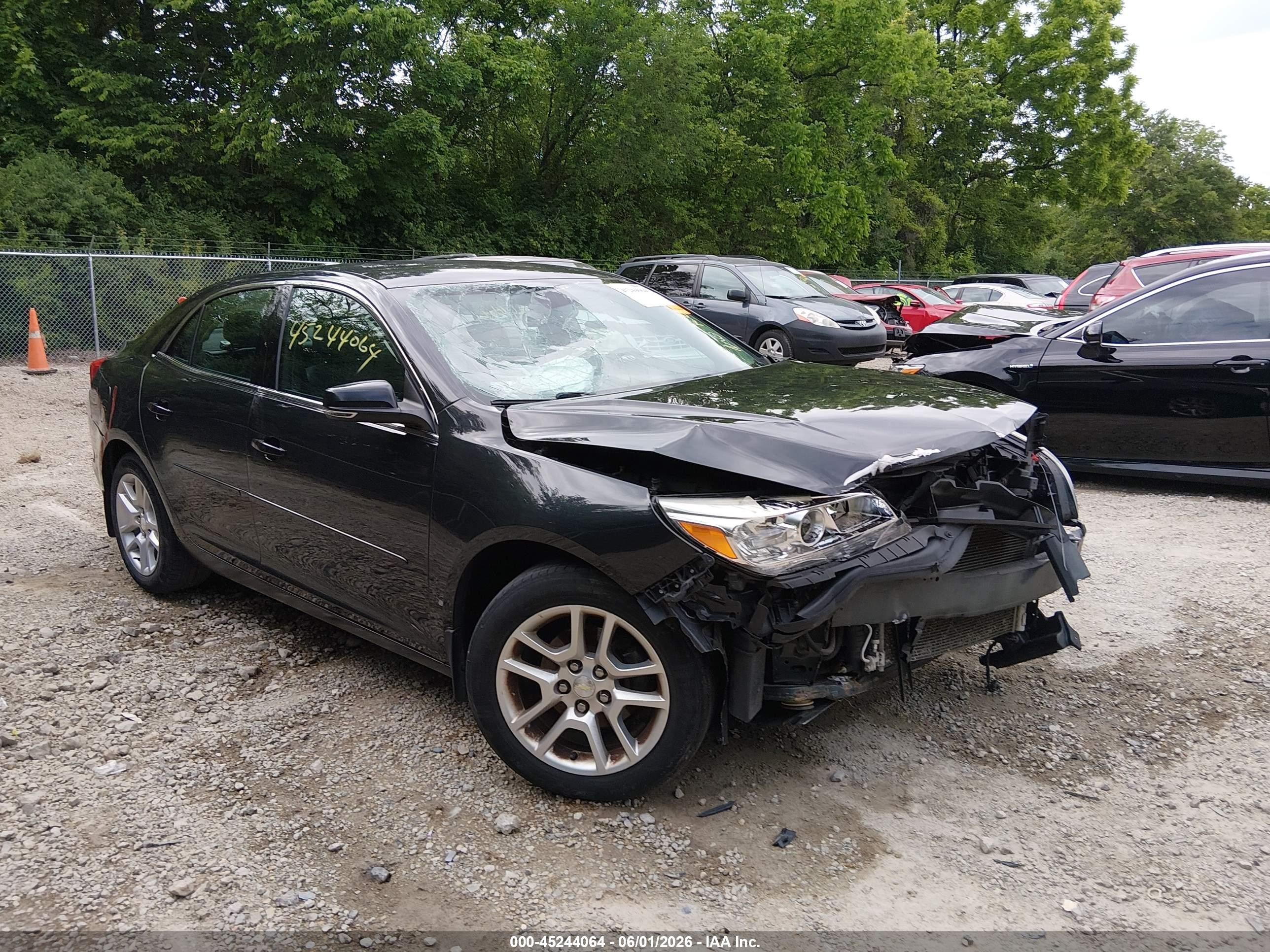 2015 Chevrolet Malibu LT, VIN 1G11C5SL0FF336052 — Front end