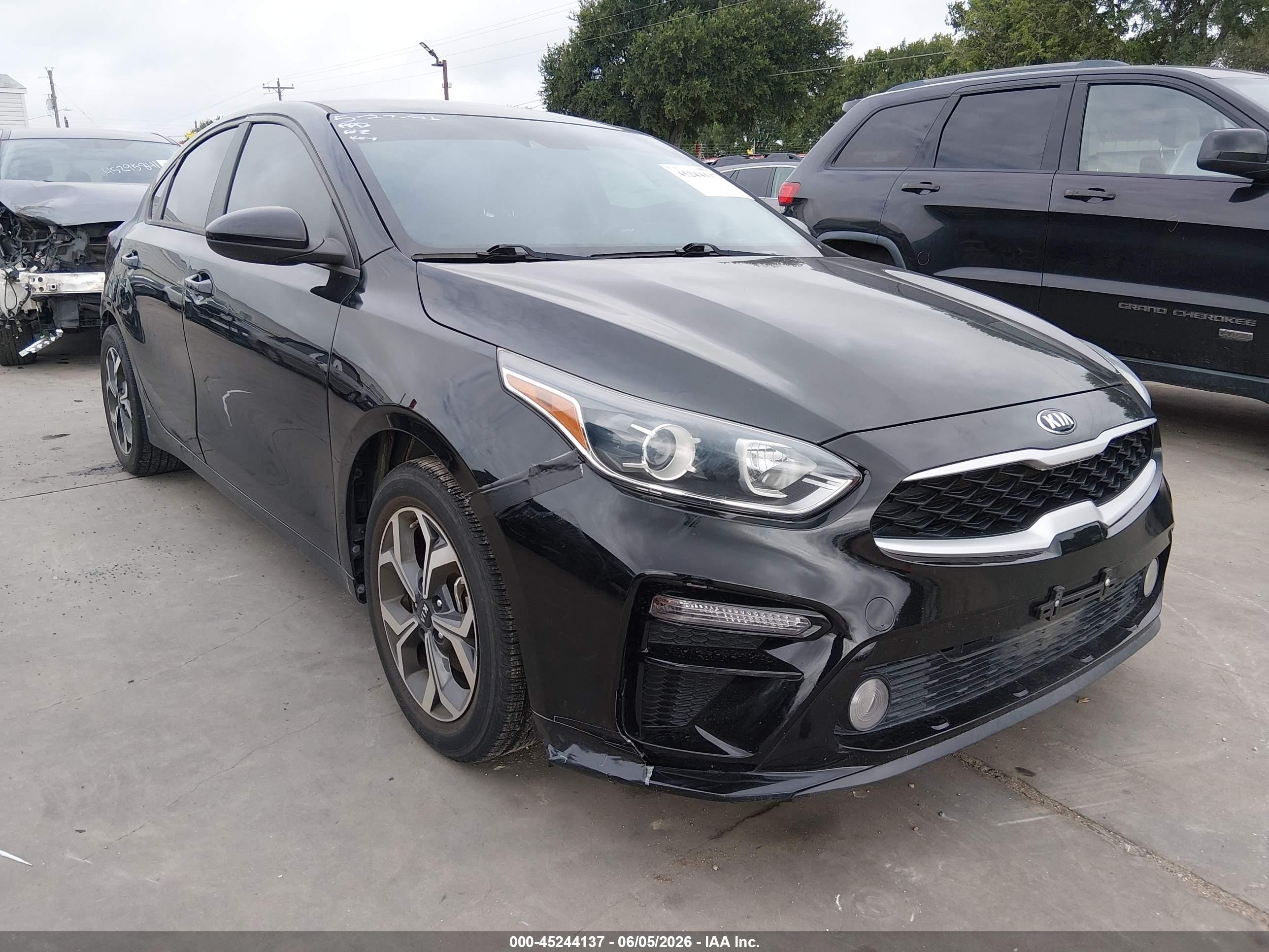 2021 Kia Forte LXS, VIN 3KPF24AD0ME309381 — Side