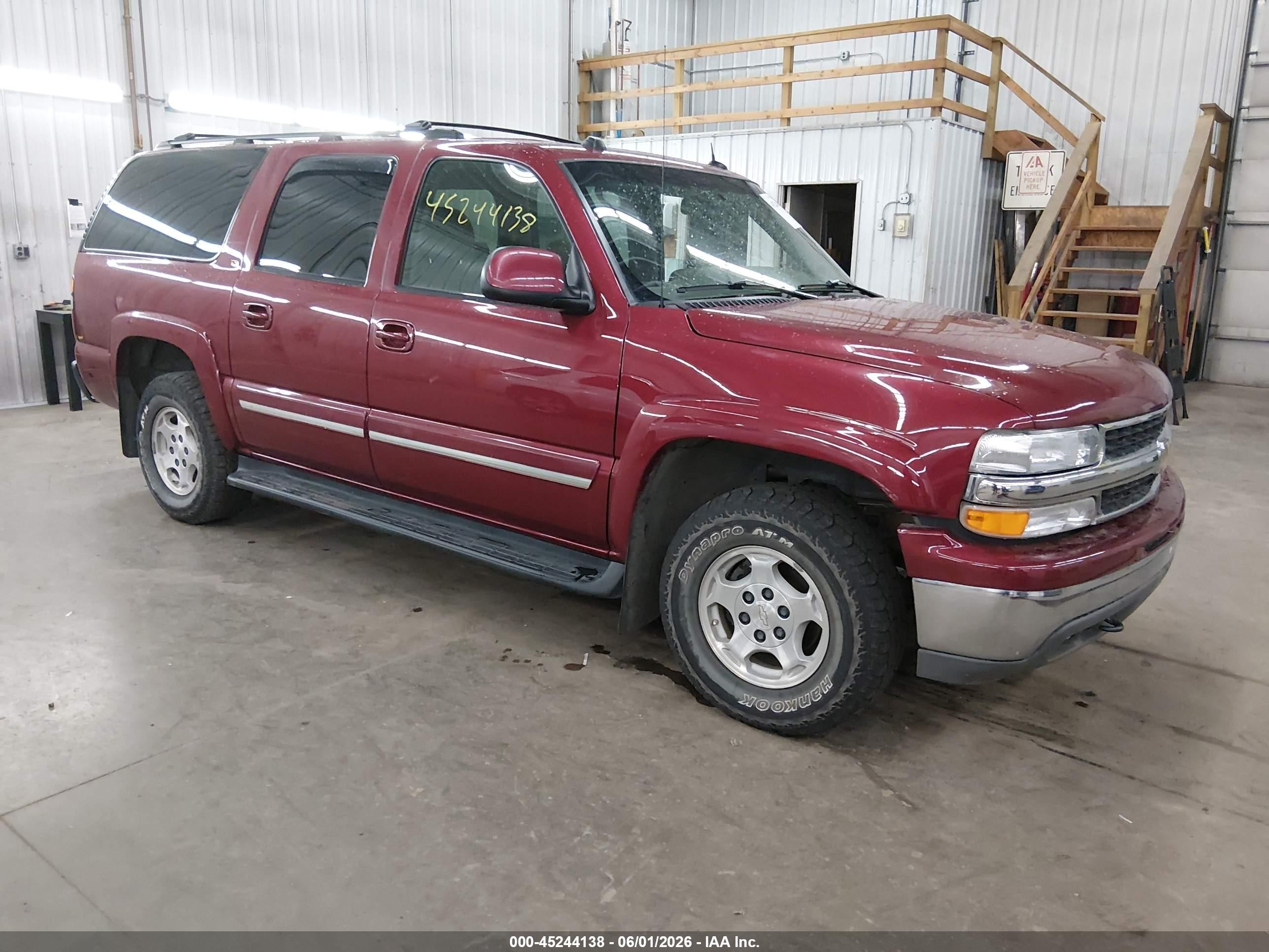 2004 Chevrolet Suburban LT, VIN 1GNFK16Z44J223455 — Side