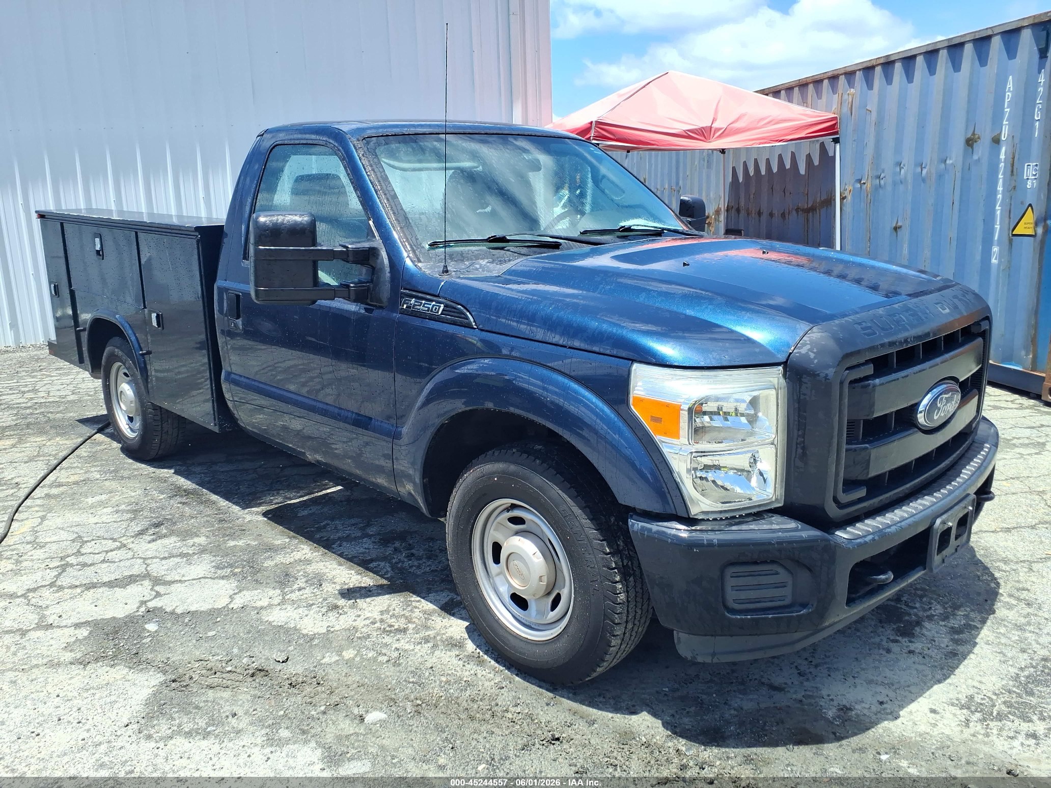 2016 Ford F-250 XL, VIN 1FDBF2A65GED02432 — Front end