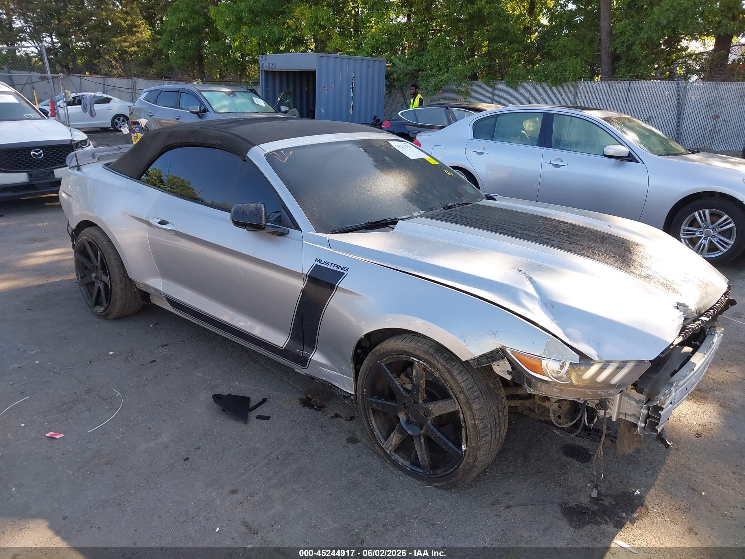 2015 Ford Mustang V6, VIN 1FATP8EM6F5352486 — Front end