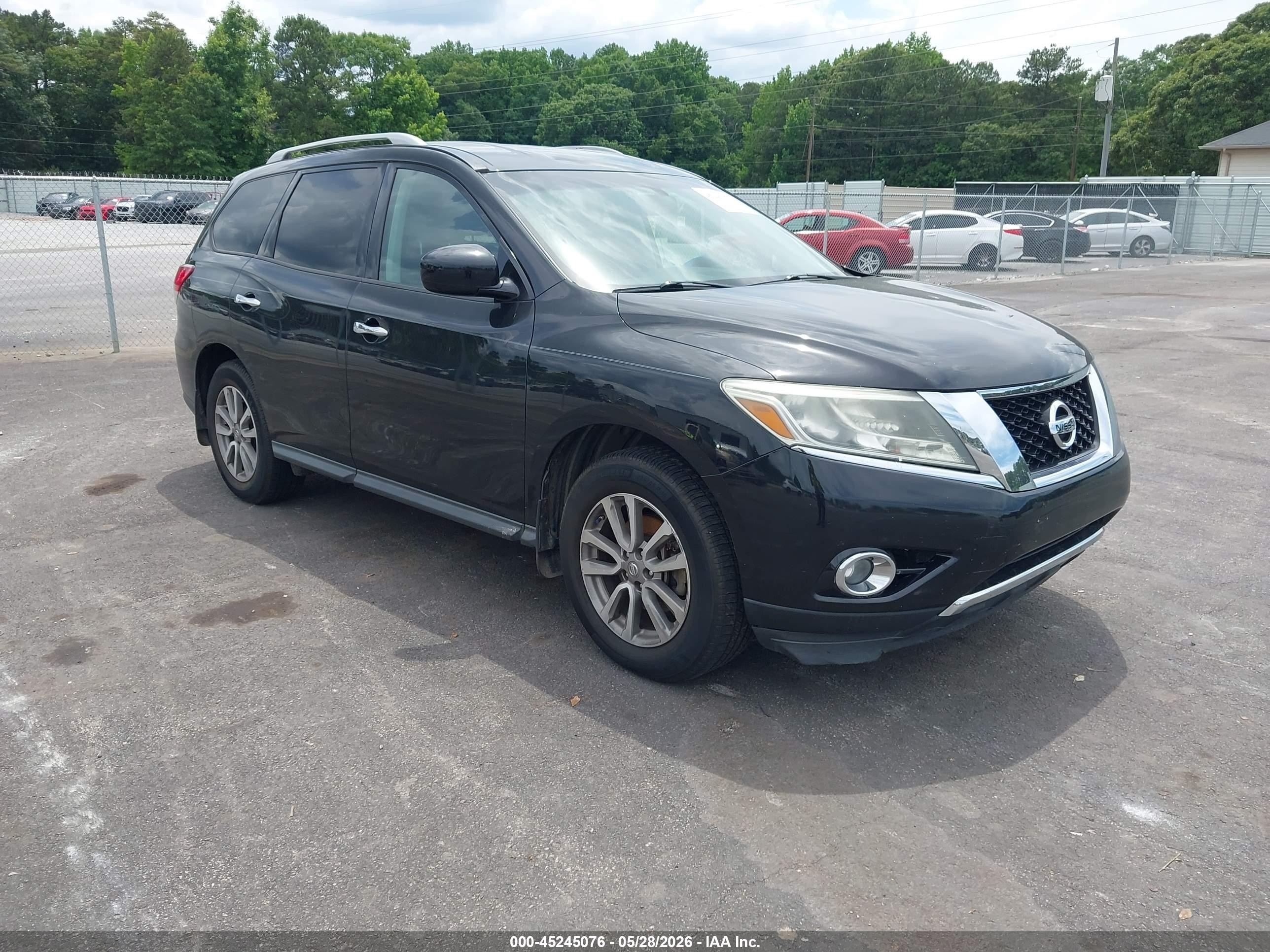 2015 Nissan Pathfinder SV, VIN 5N1AR2MM0FC716466 — Normal wear