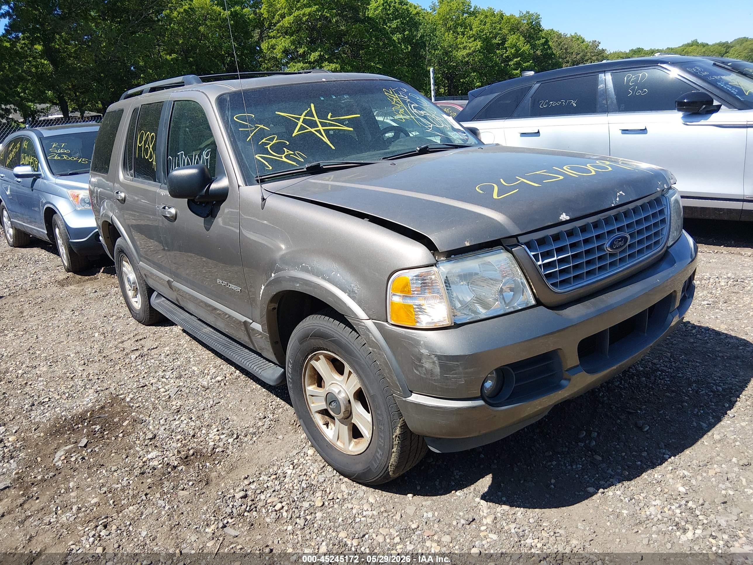 2002 Ford Explorer Limited, VIN 1FMZU75E02ZB78297 — Side