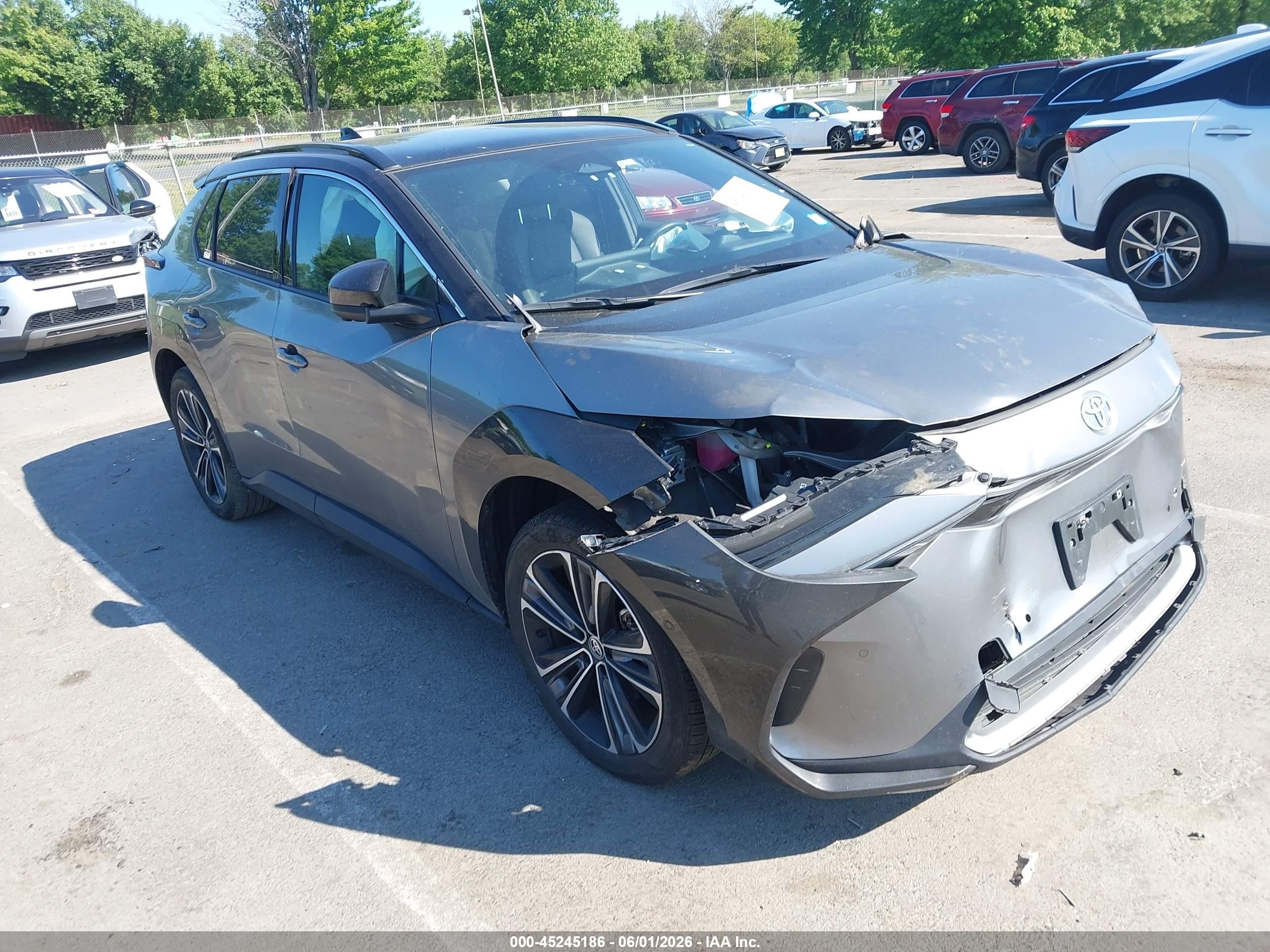 2024 Toyota bZ4X XLE, VIN JTMABACA5RA053339 — Front end